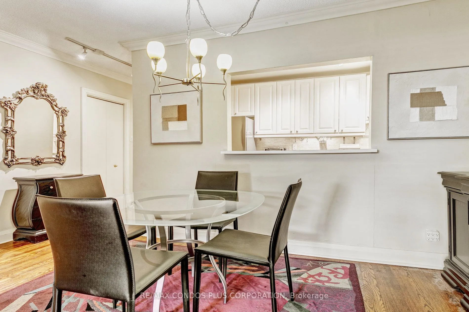 35 Raglan Avenue #202