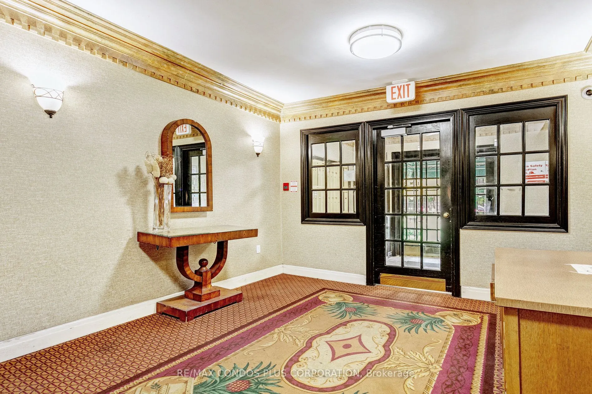 35 Raglan Avenue #202