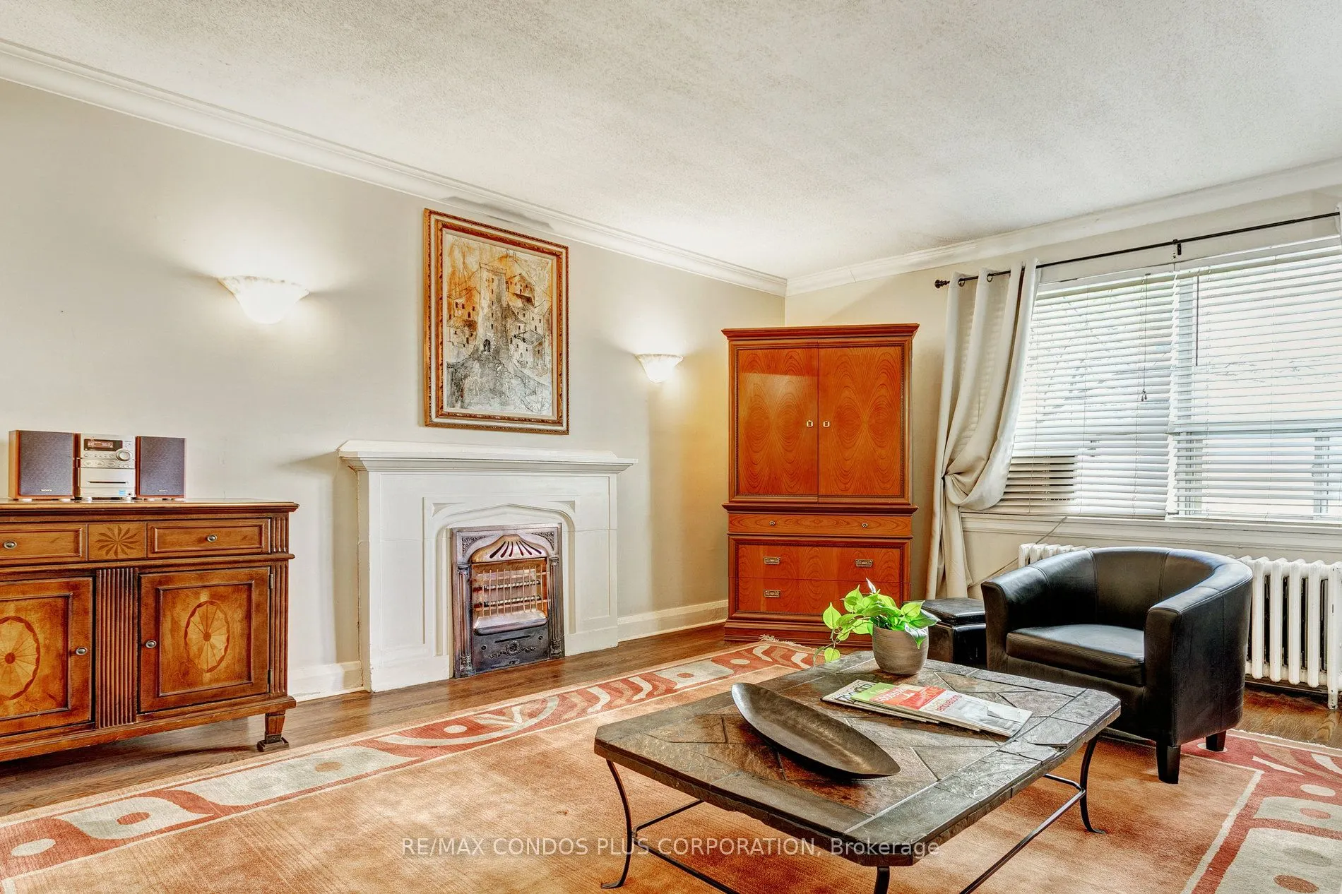 35 Raglan Avenue #202