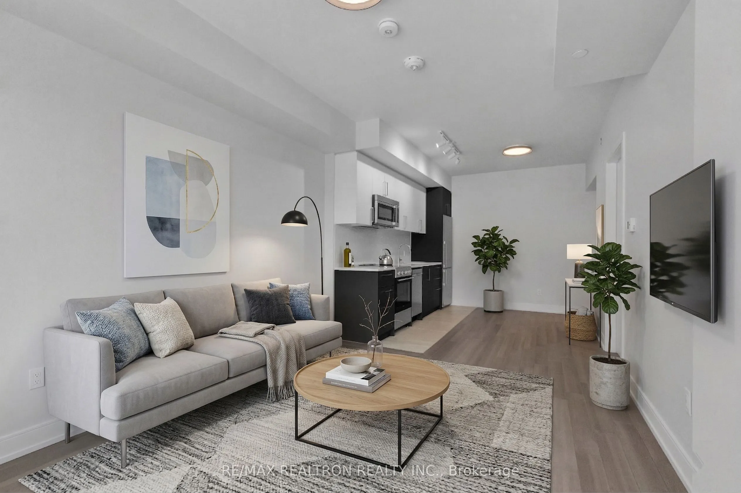 664 Spadina Avenue #404