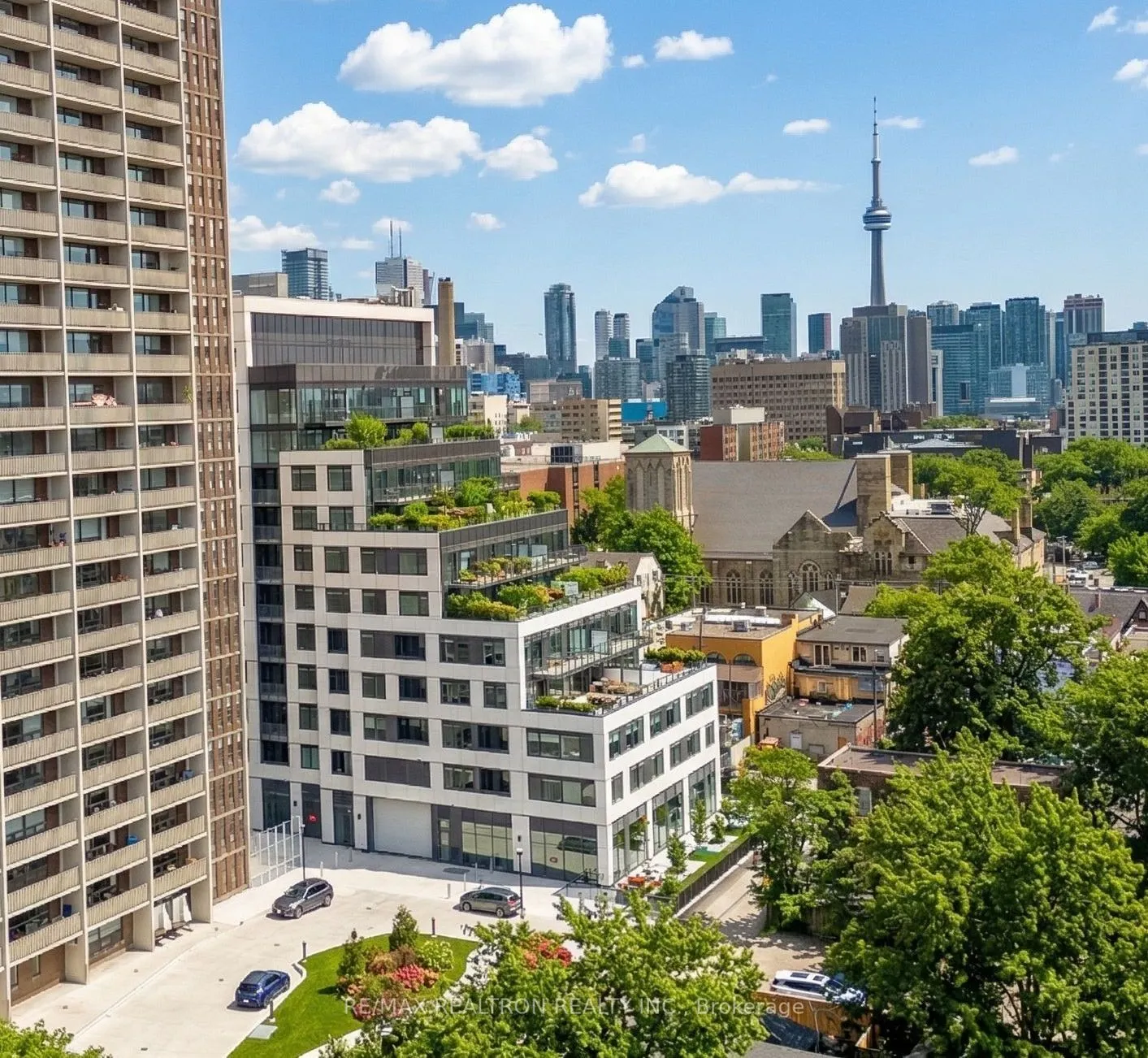 664 Spadina Avenue #404