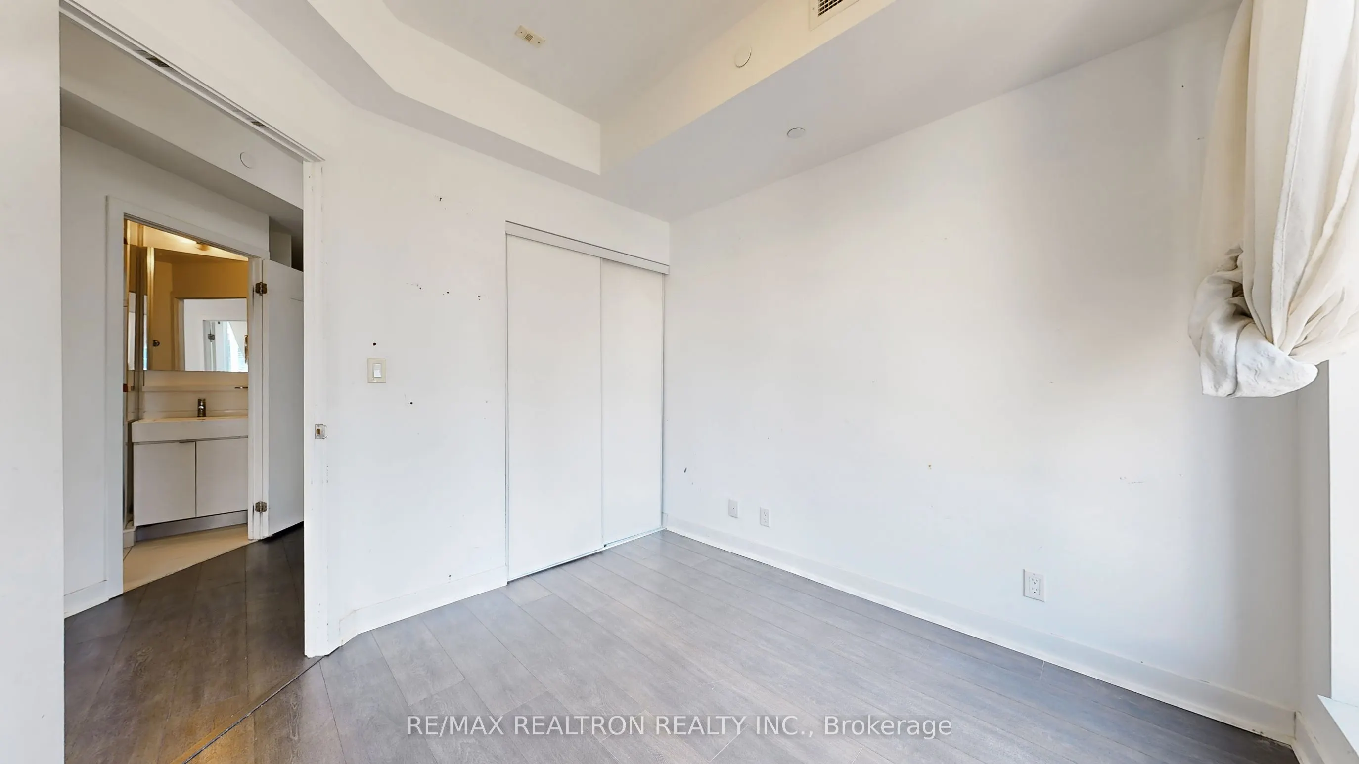 28 Avondale Avenue #1102