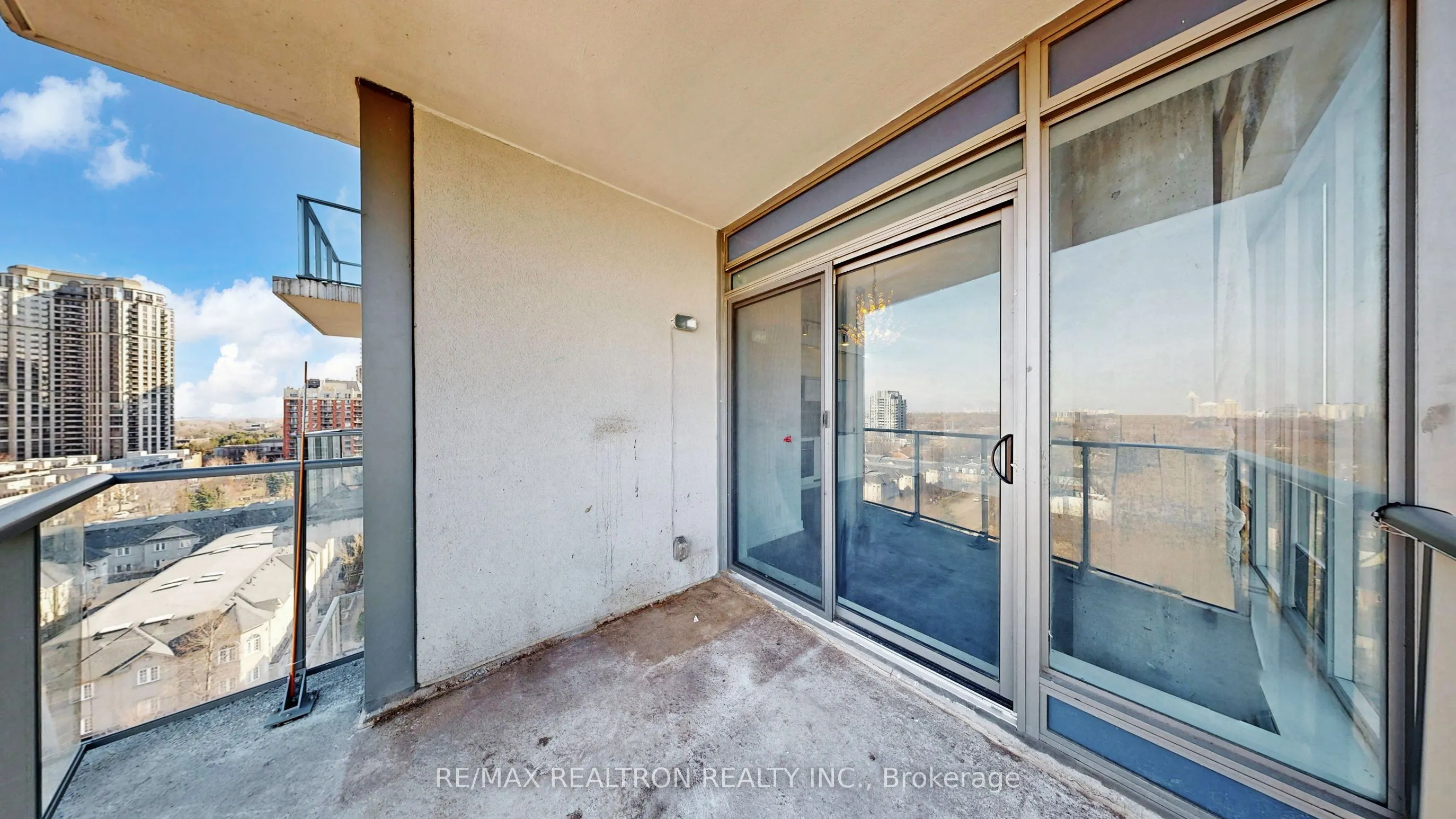28 Avondale Avenue #1102