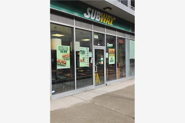 320 Richmond Street E