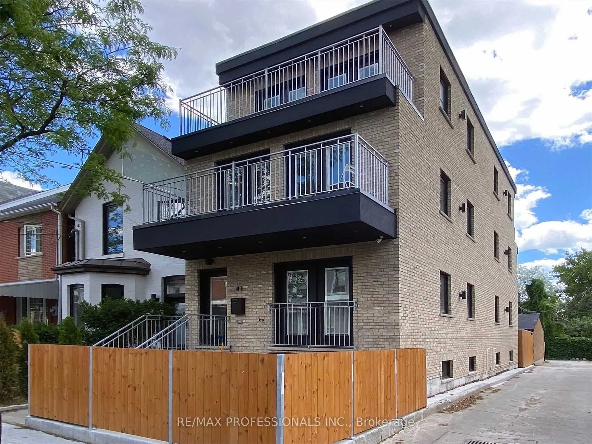 41 Rolyat Street