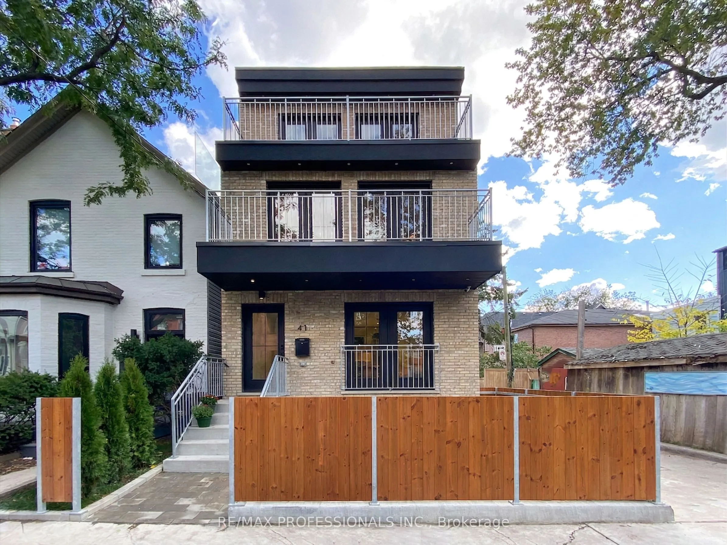 41 Rolyat Street