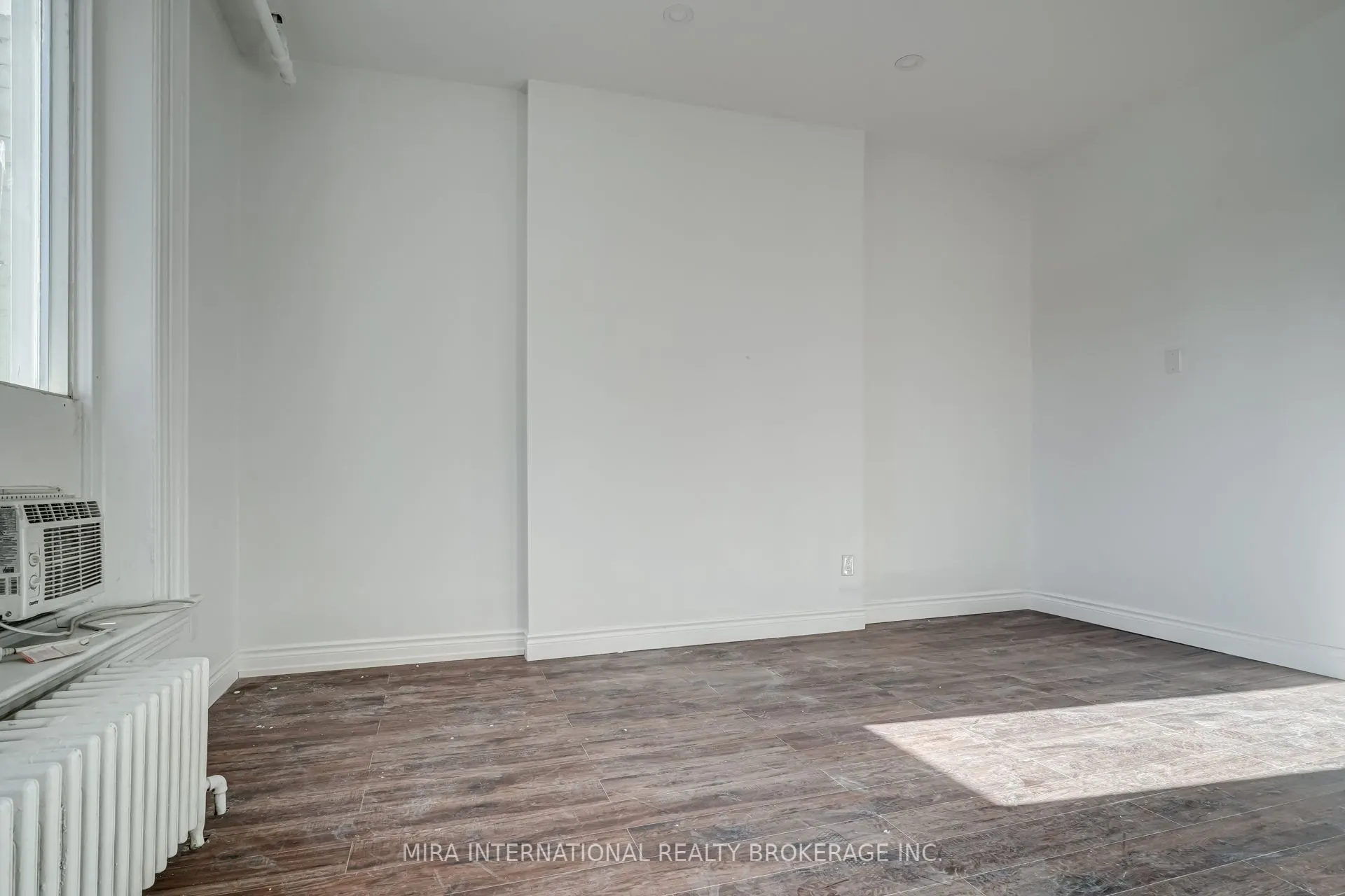 180 Sherbourne Street #203