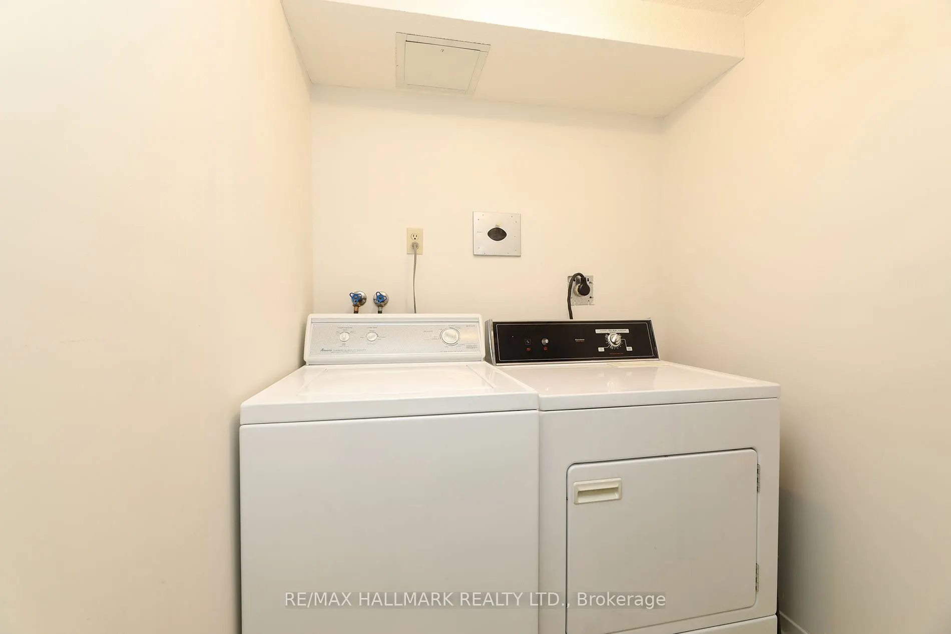 10 Kenneth Avenue #1704