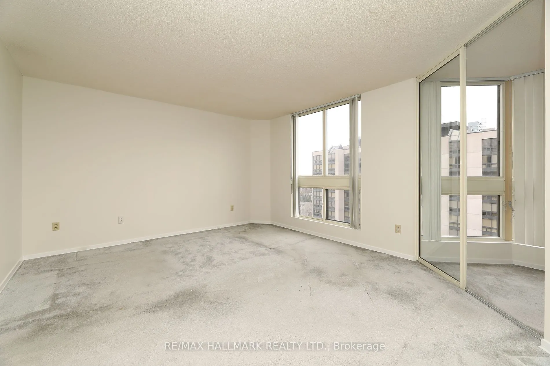 10 Kenneth Avenue #1704