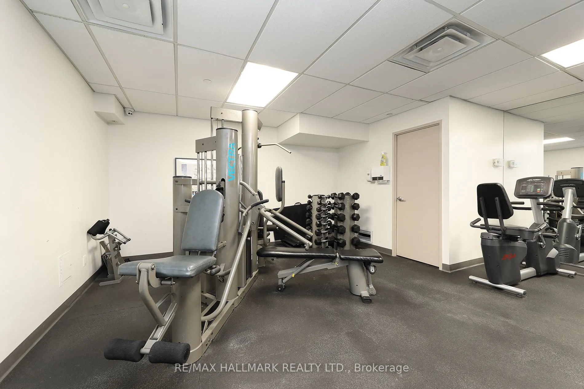 10 Kenneth Avenue #1704
