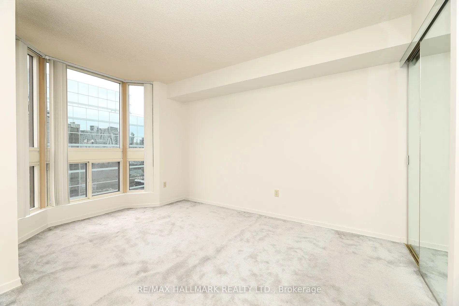 10 Kenneth Avenue #1704