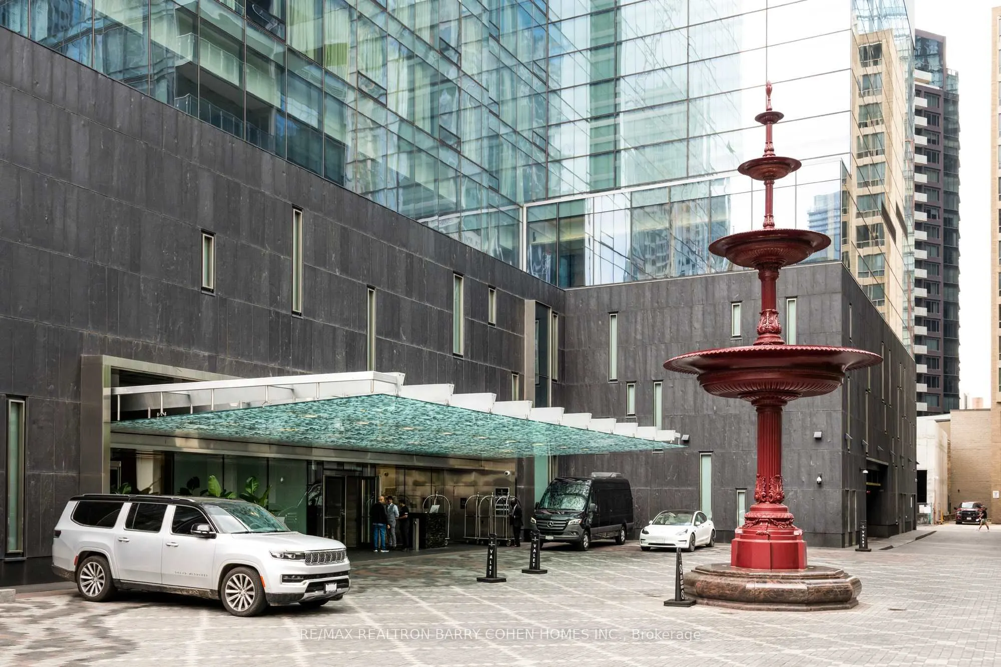 50 Yorkville Avenue #5202