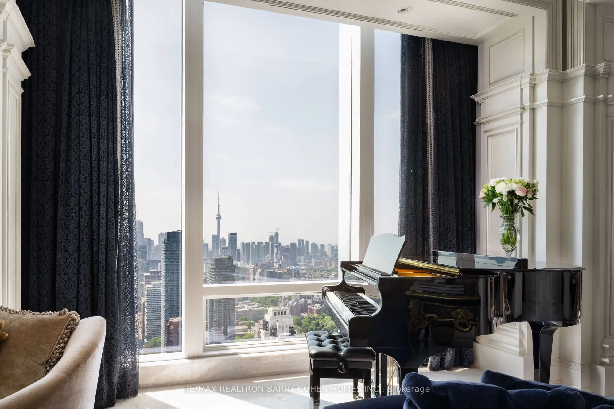 50 Yorkville Avenue #5202