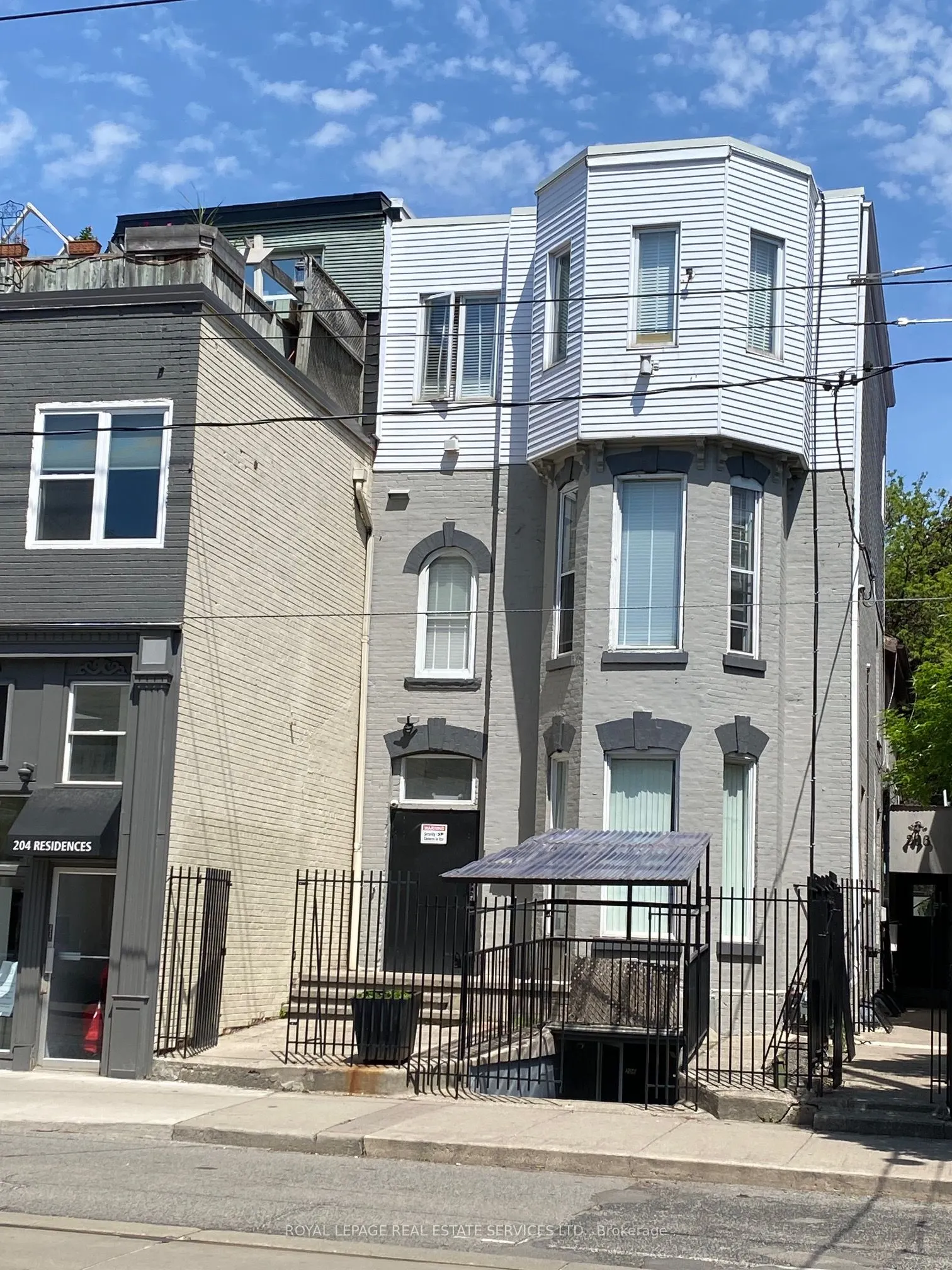 206 Carlton Street #203