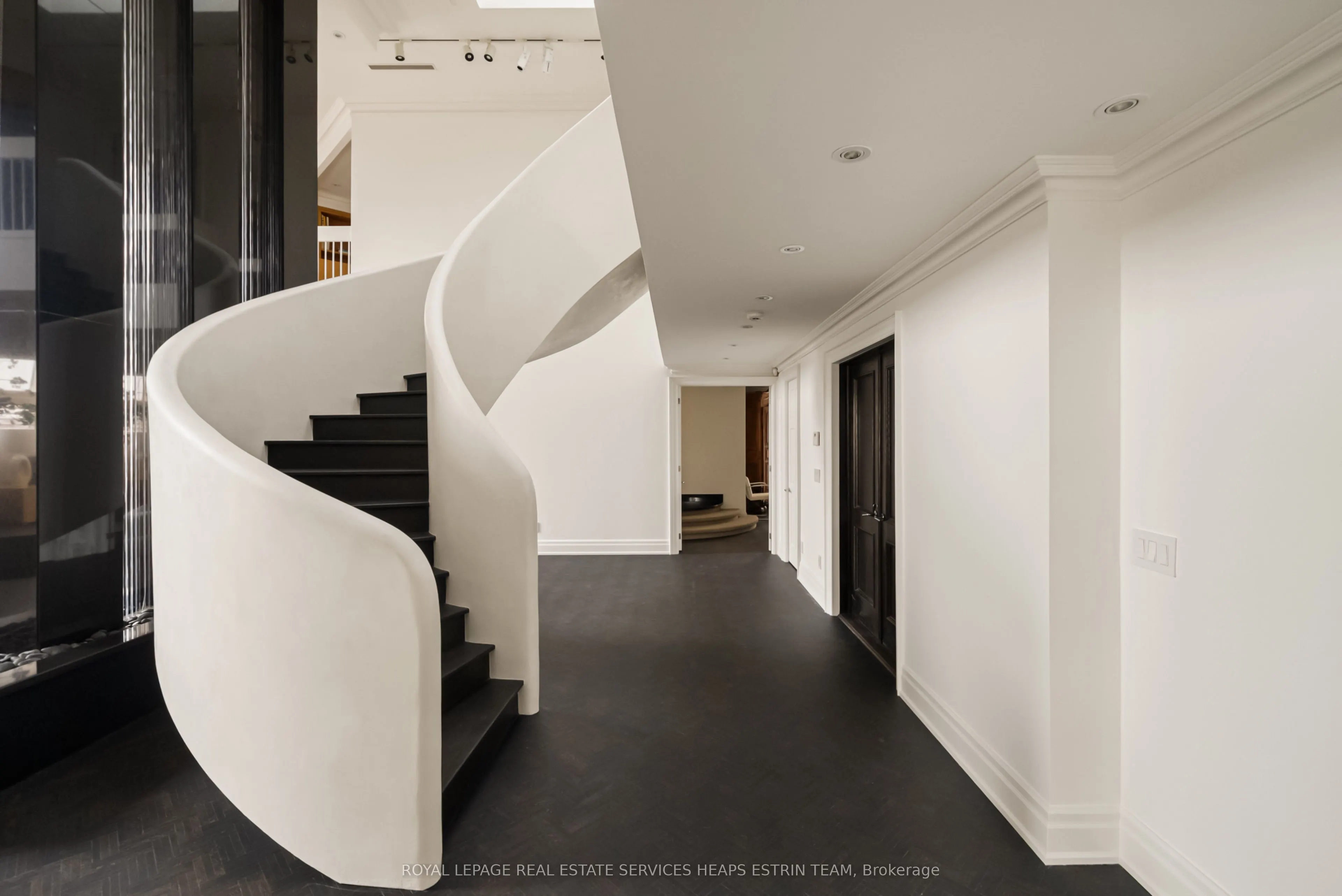 2 Lynwood Avenue #PH1
