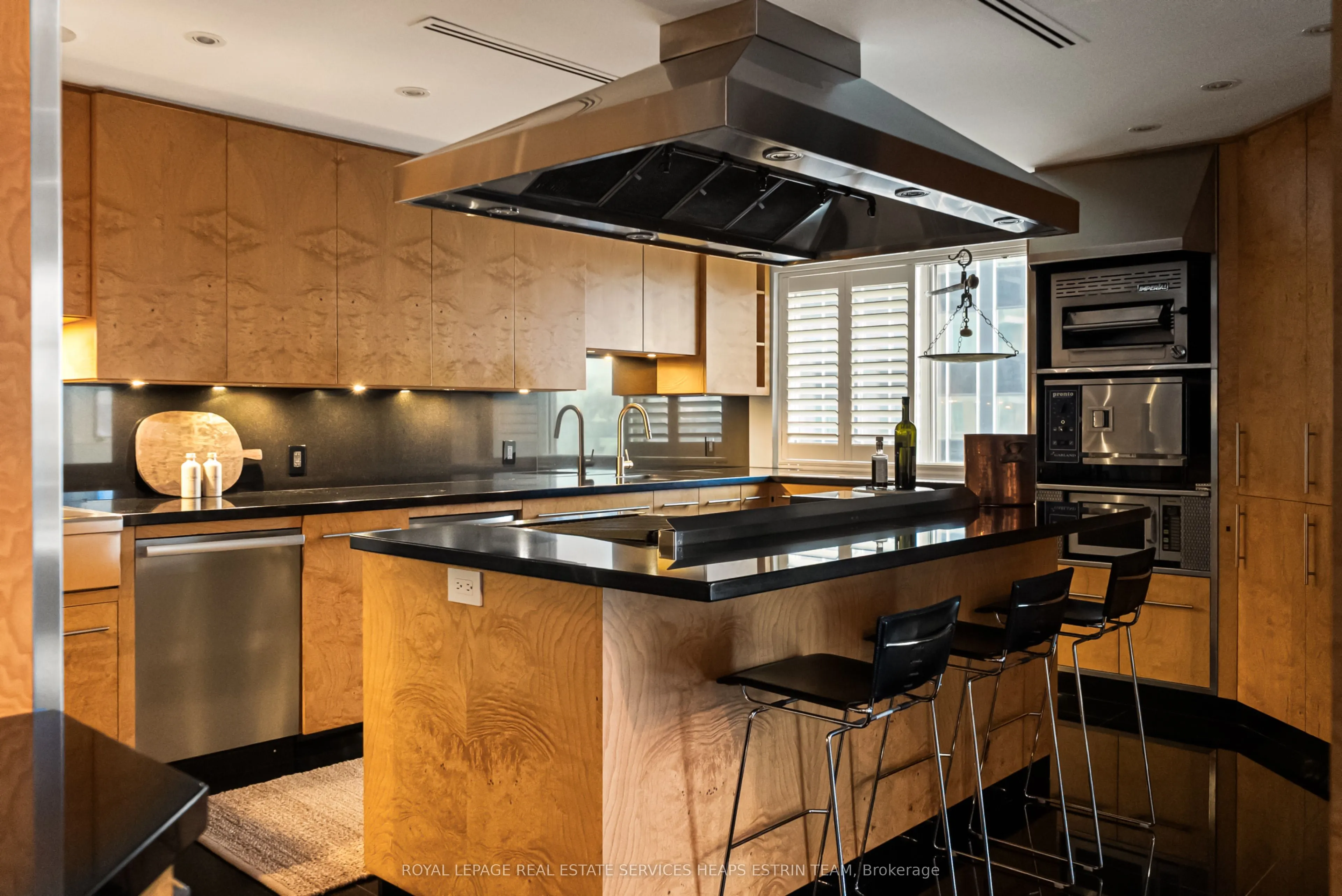 2 Lynwood Avenue #PH1
