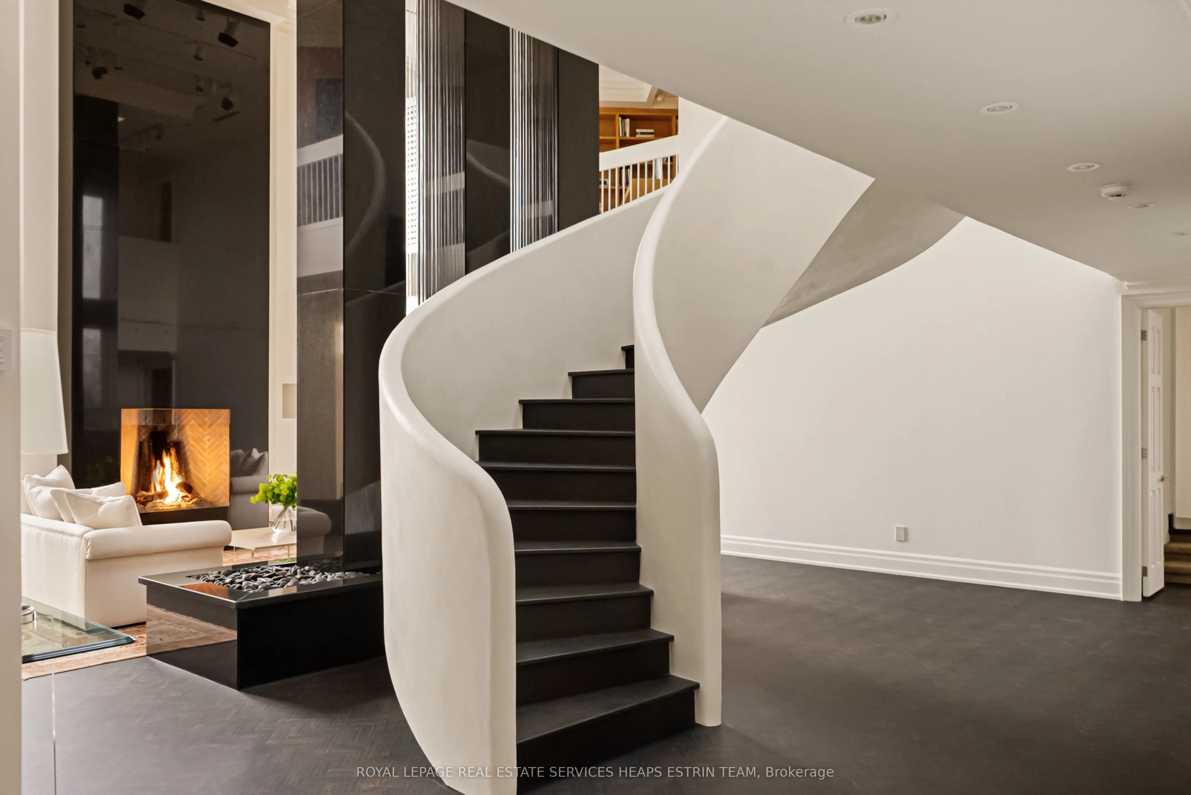 2 Lynwood Avenue #PH1