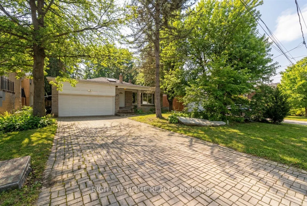 23 Christine Crescent