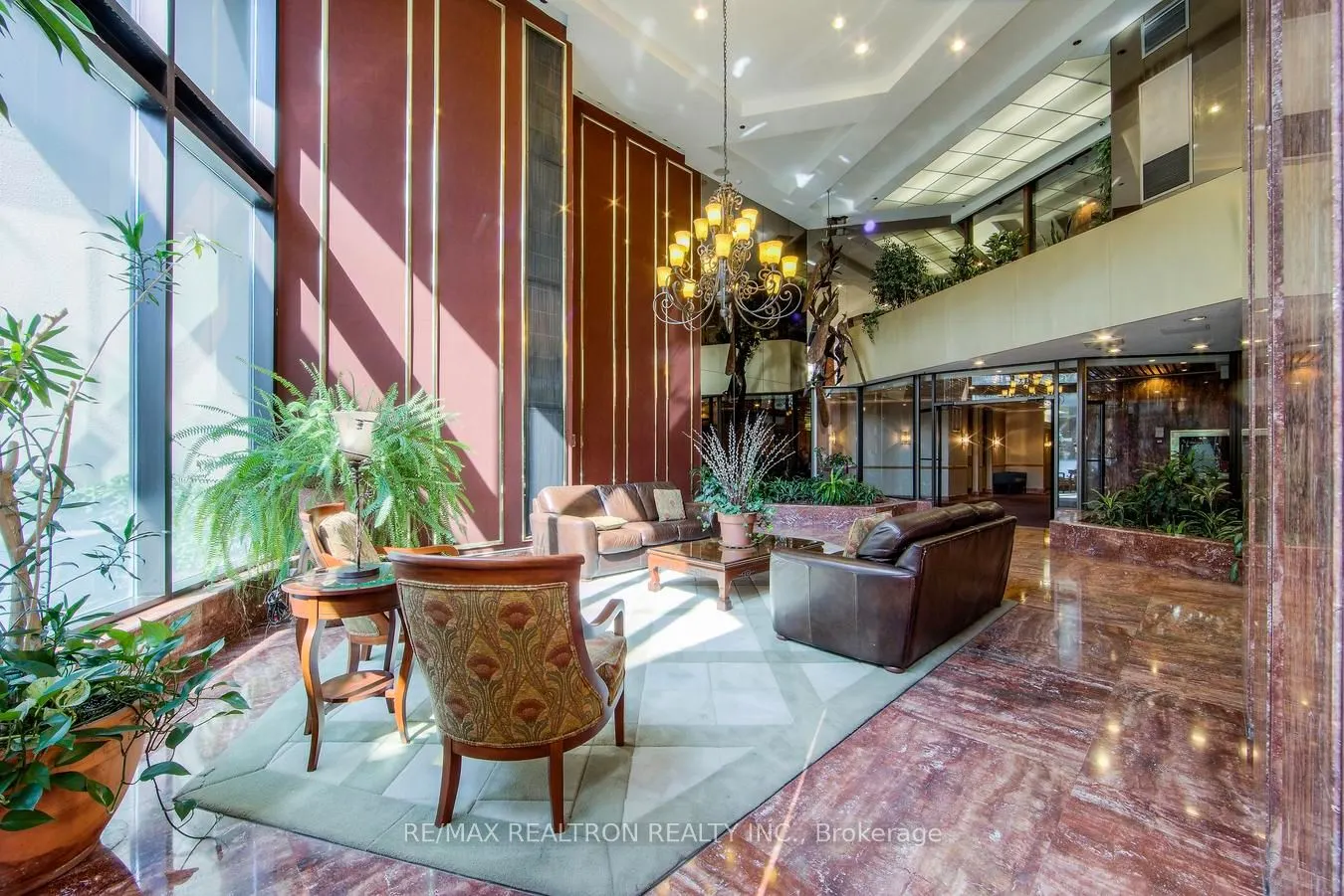 85 Skymark Drive #502