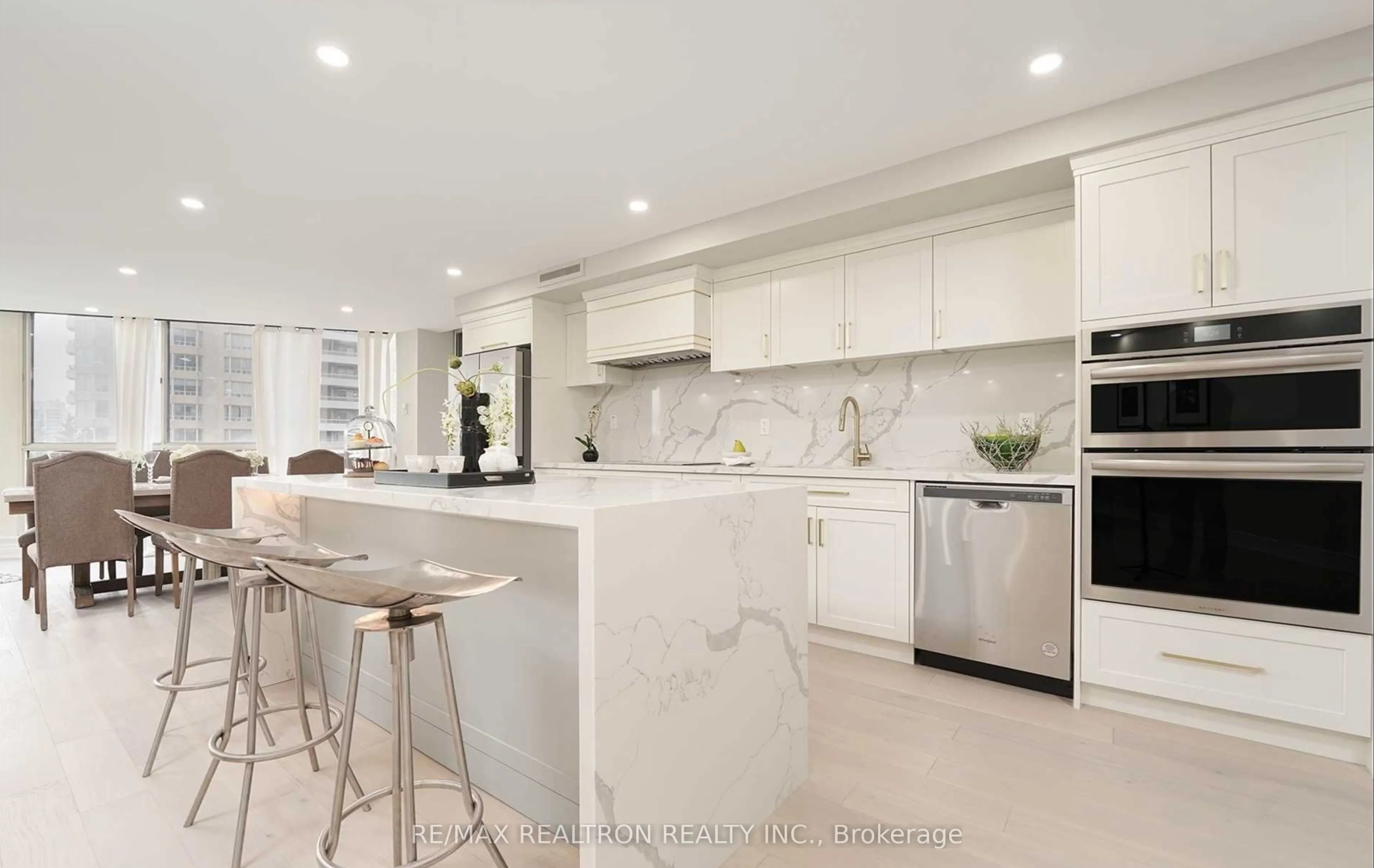 85 Skymark Drive #502