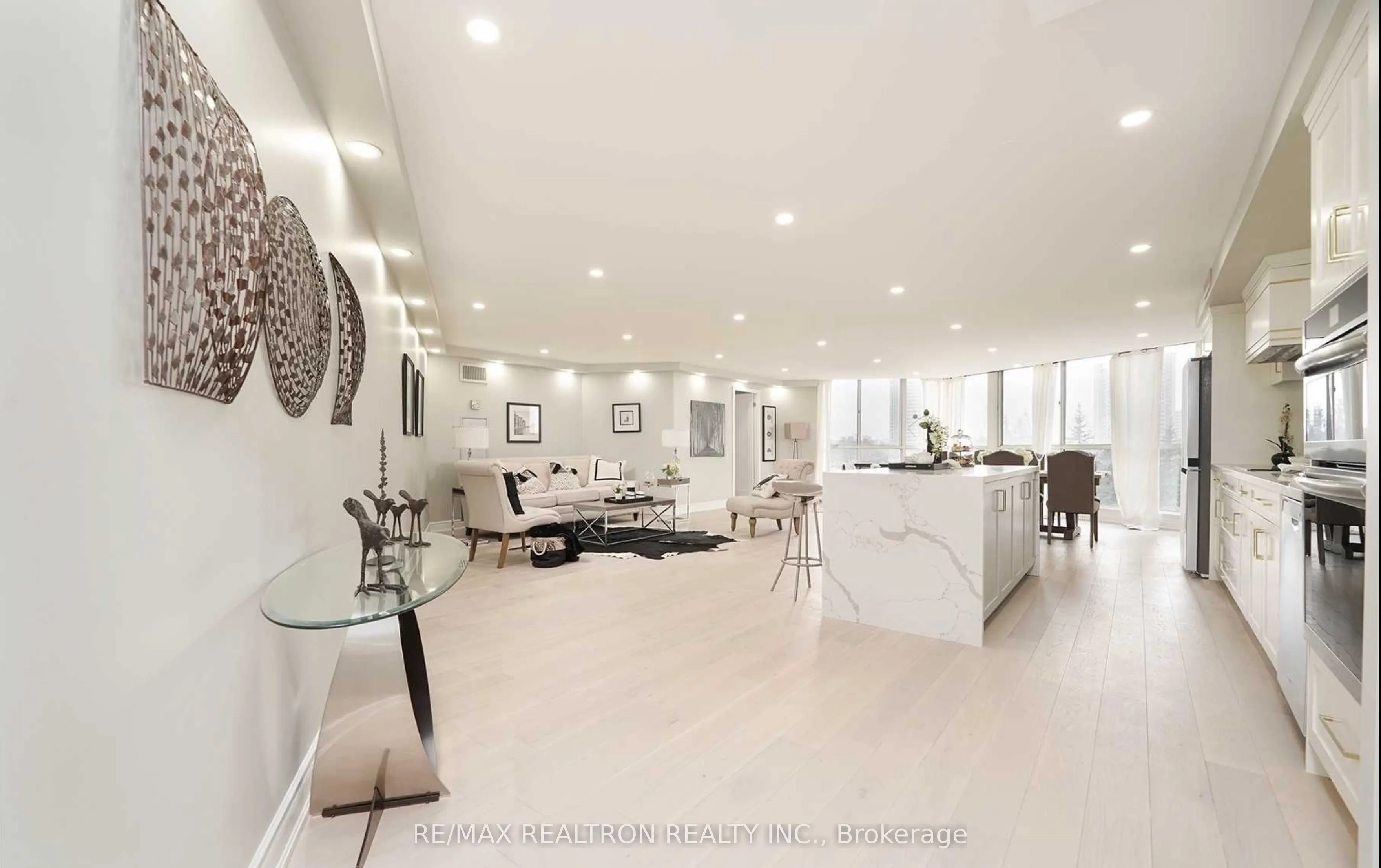 85 Skymark Drive #502