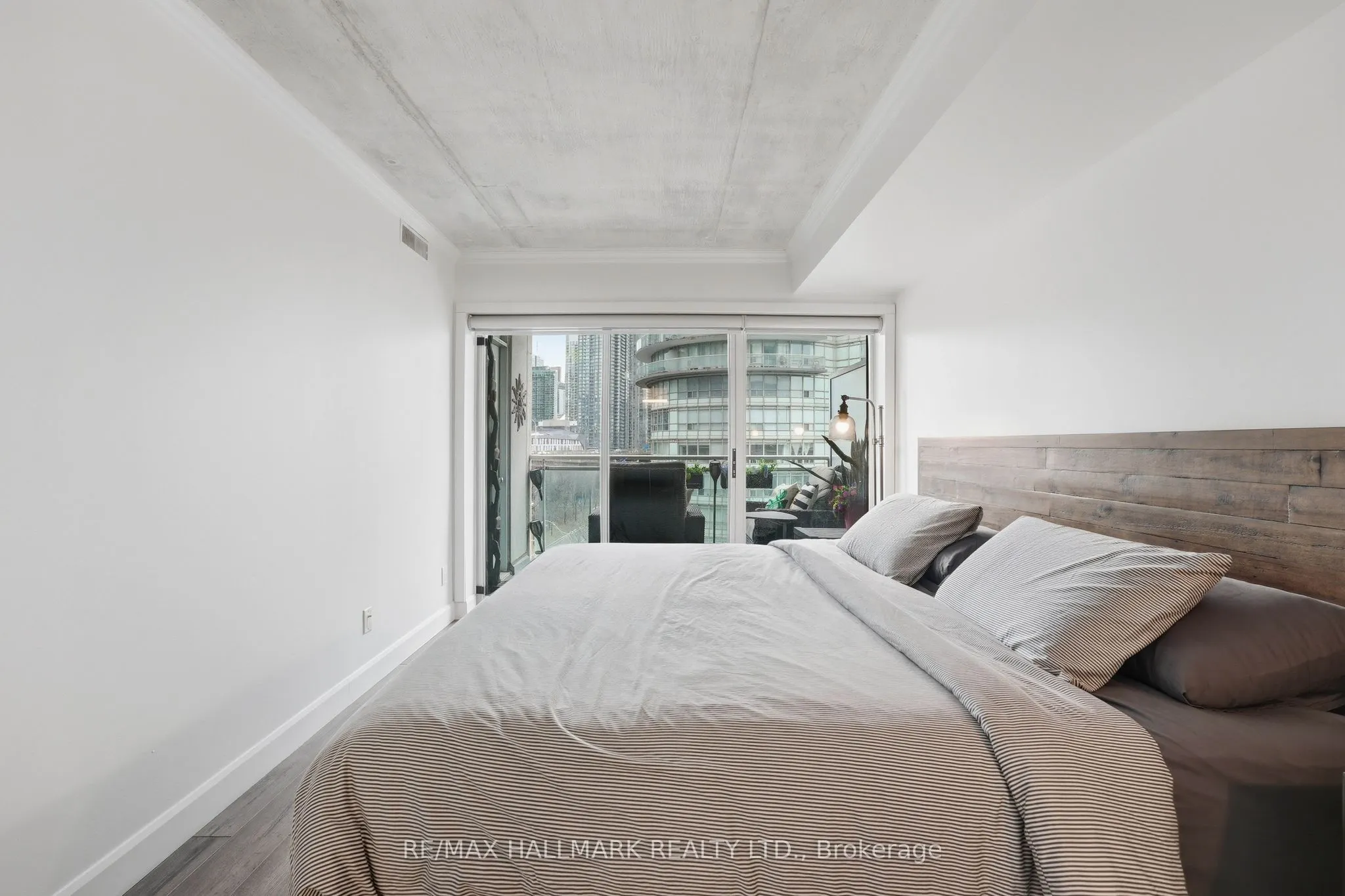 600 Queens Quay W #705