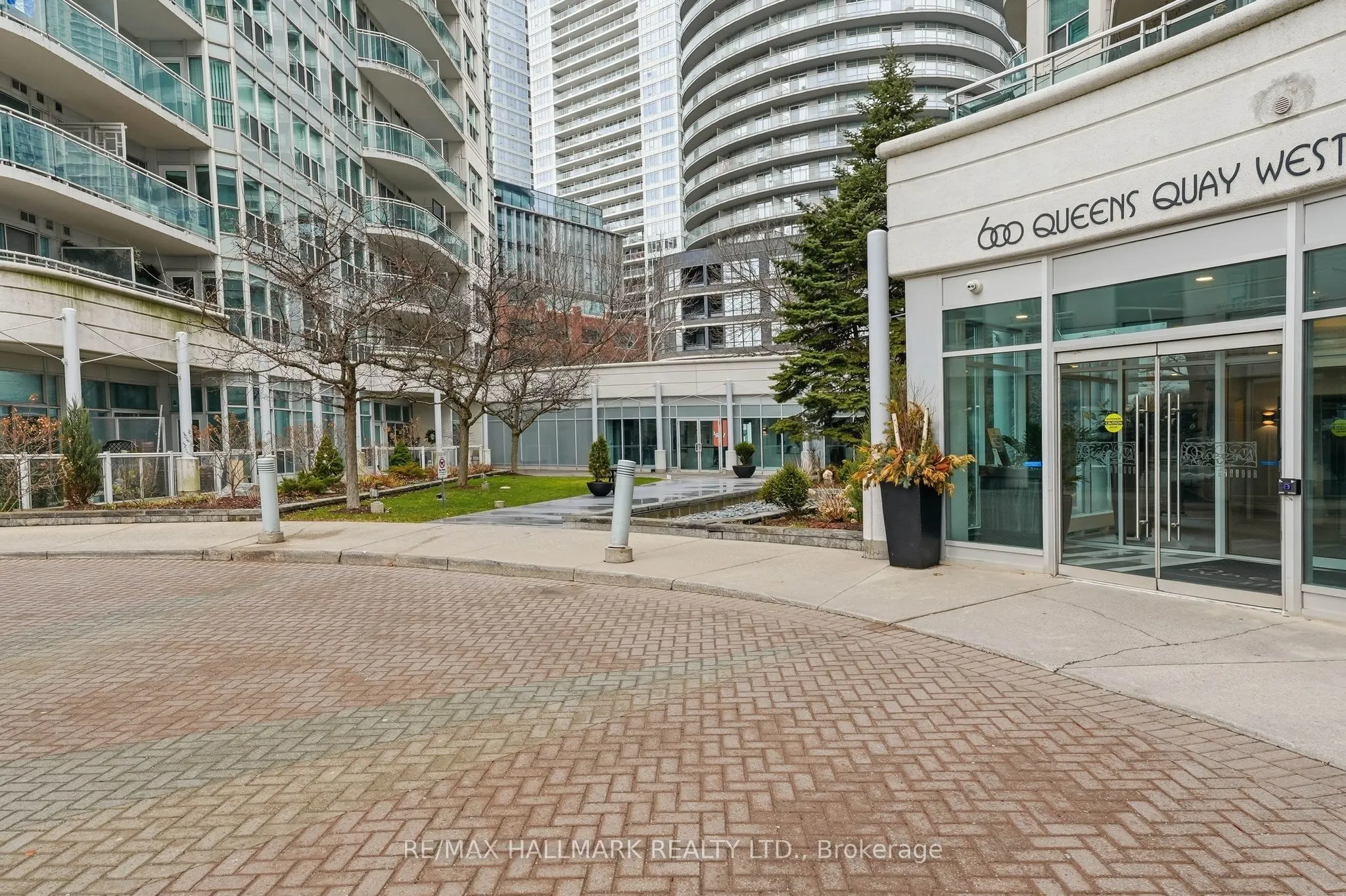 600 Queens Quay W #705