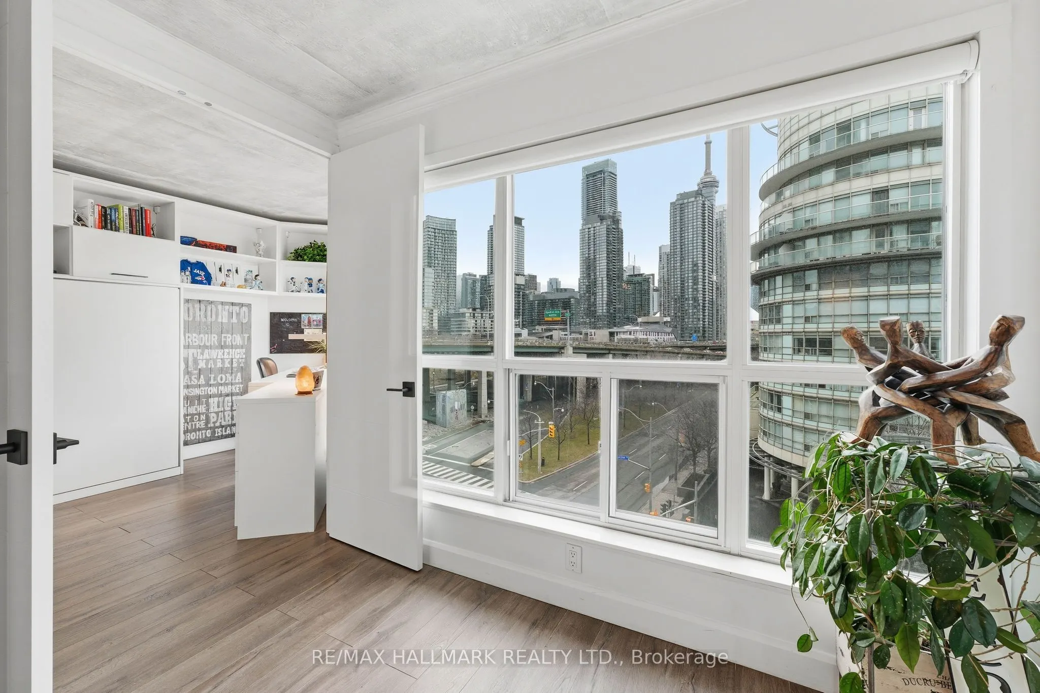 600 Queens Quay W #705