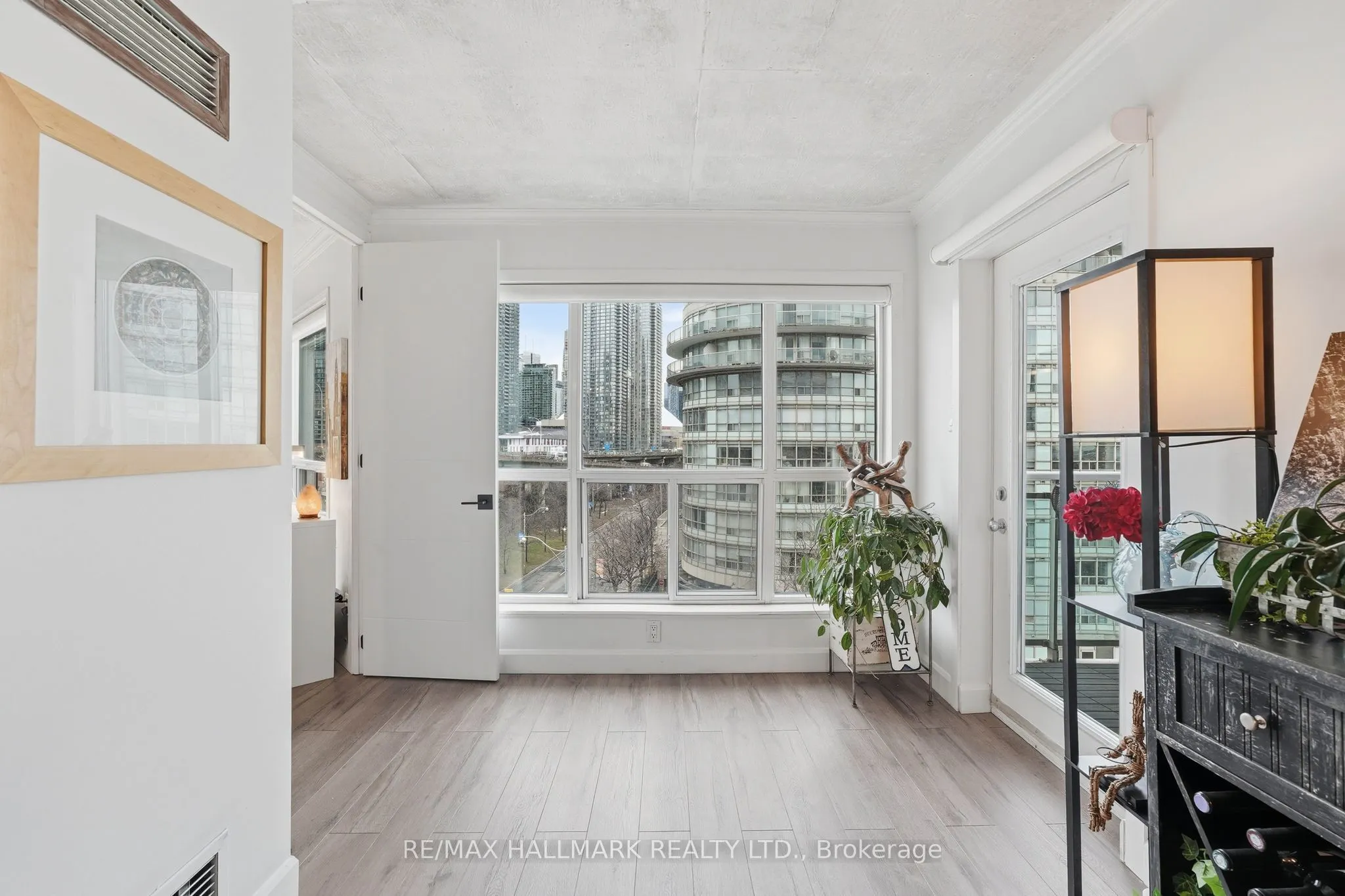 600 Queens Quay W #705