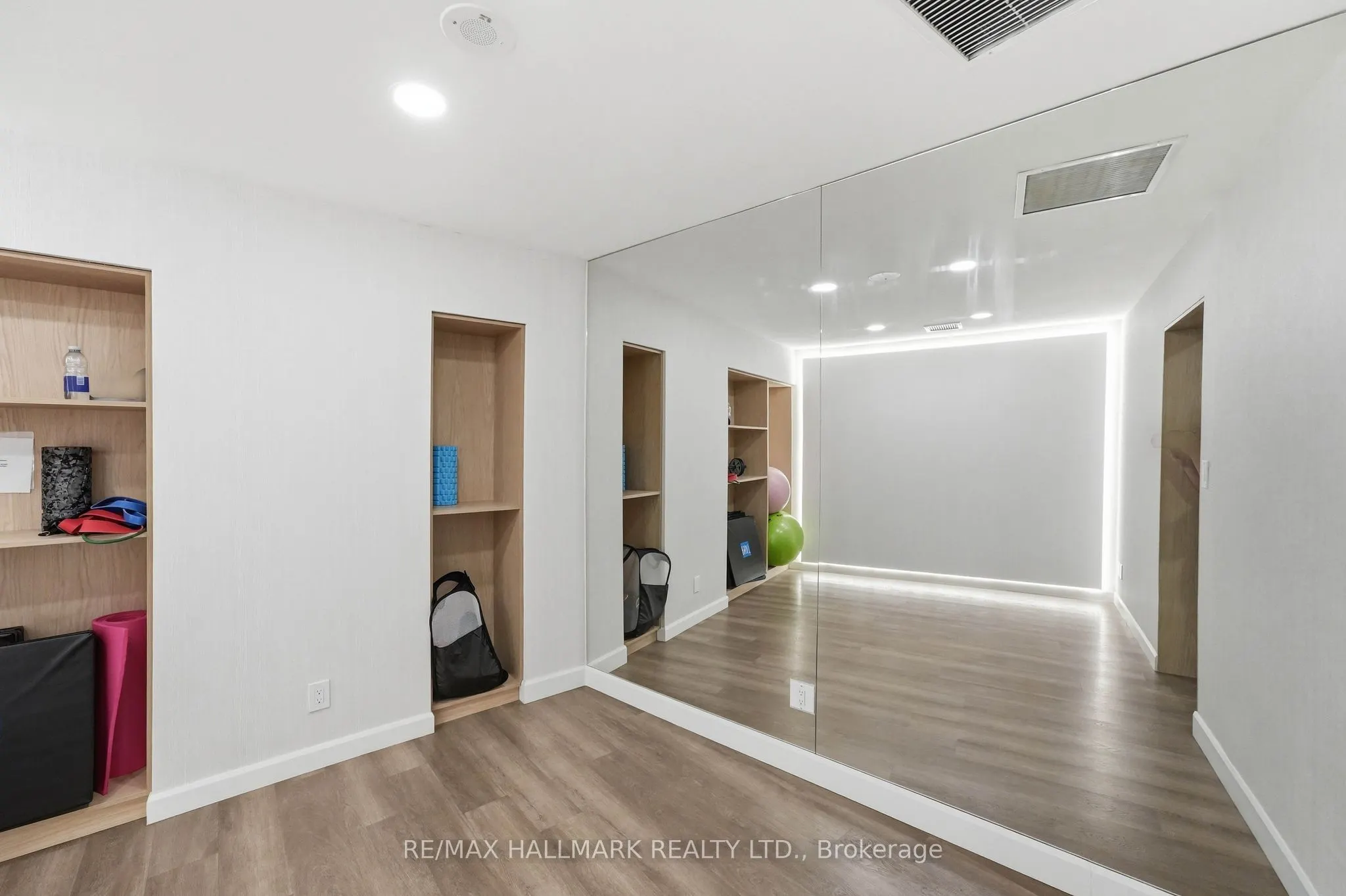 600 Queens Quay W #705