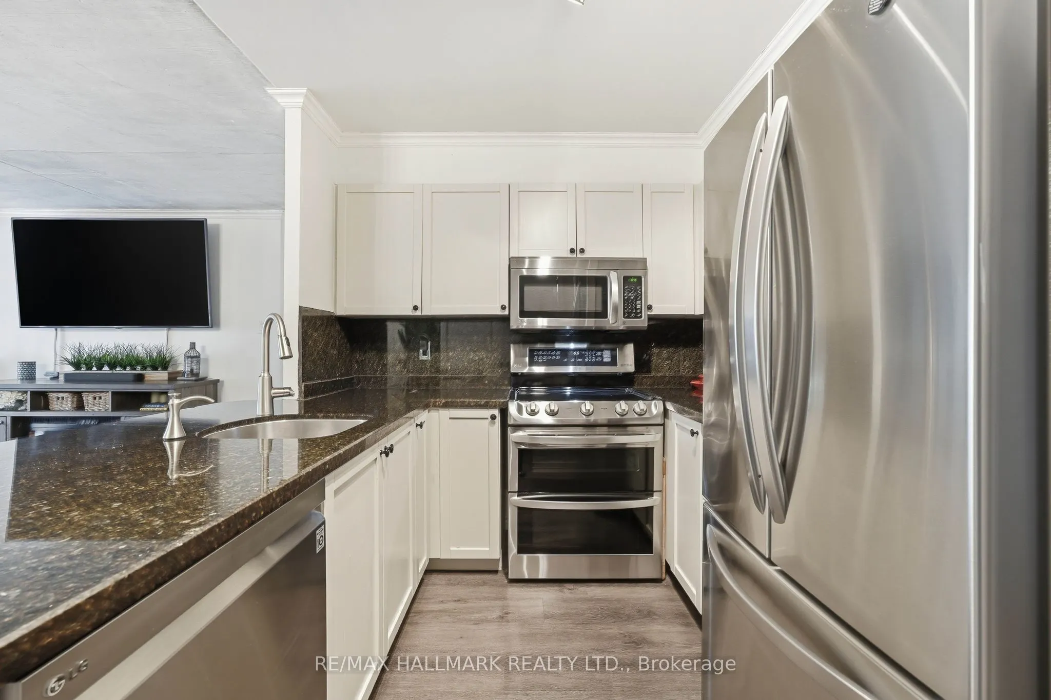 600 Queens Quay W #705