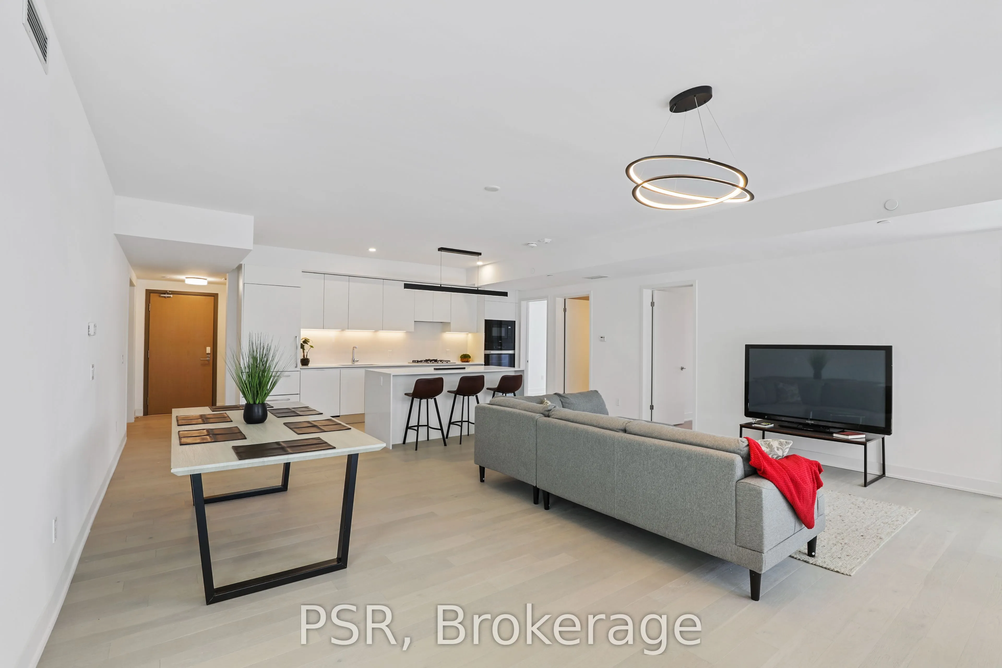 200 Keewatin Avenue #304
