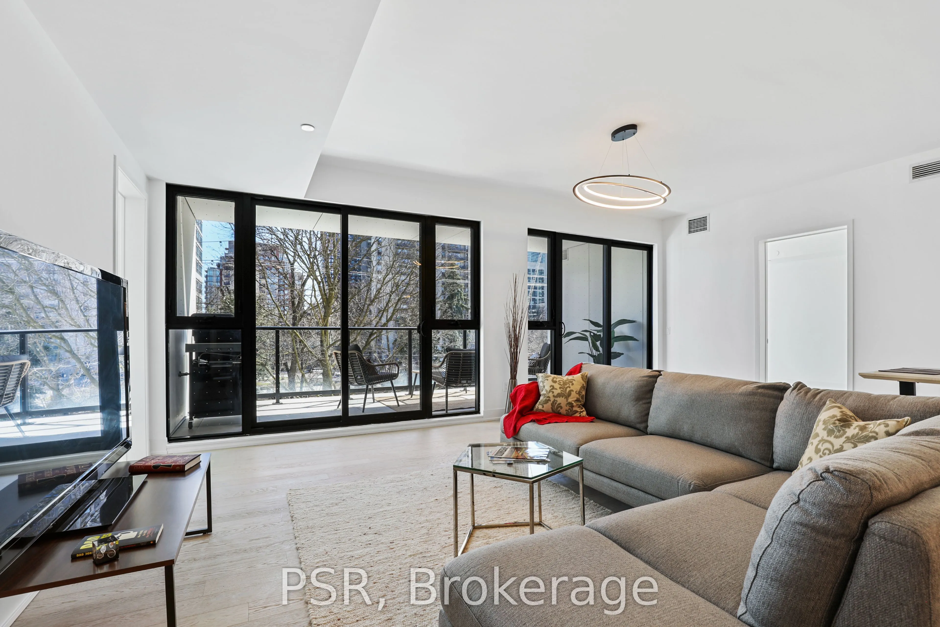200 Keewatin Avenue #304