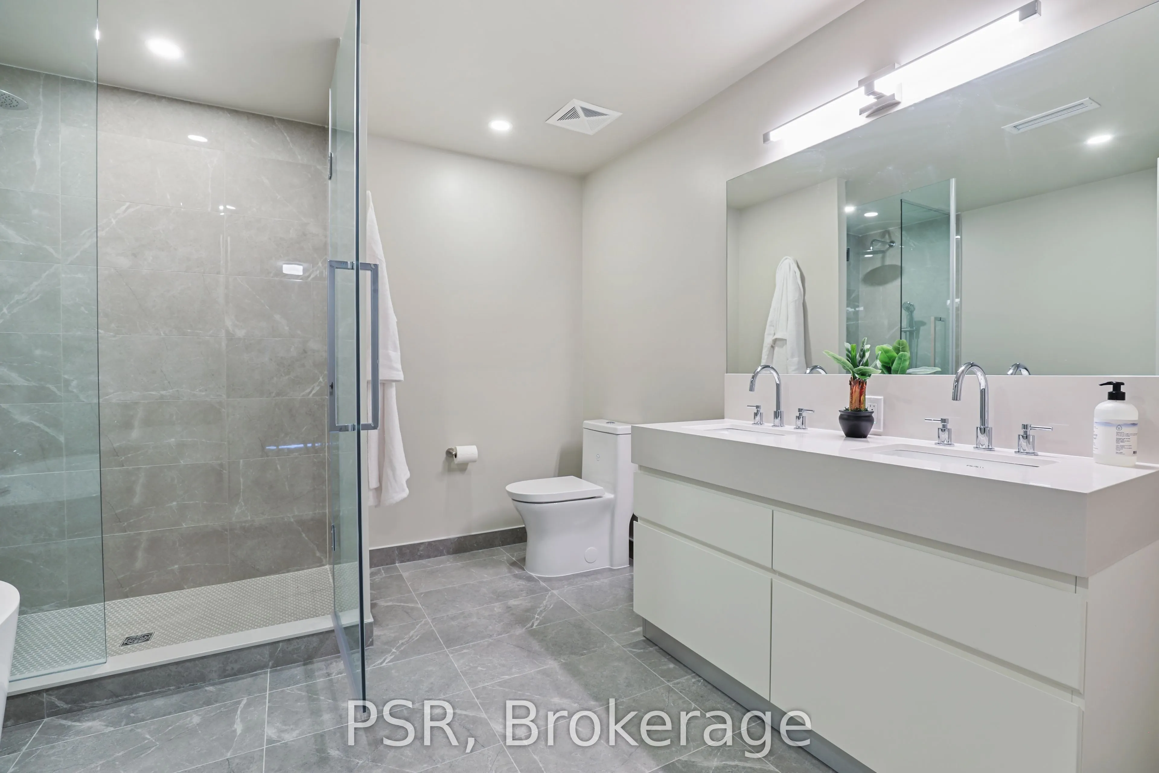 200 Keewatin Avenue #304