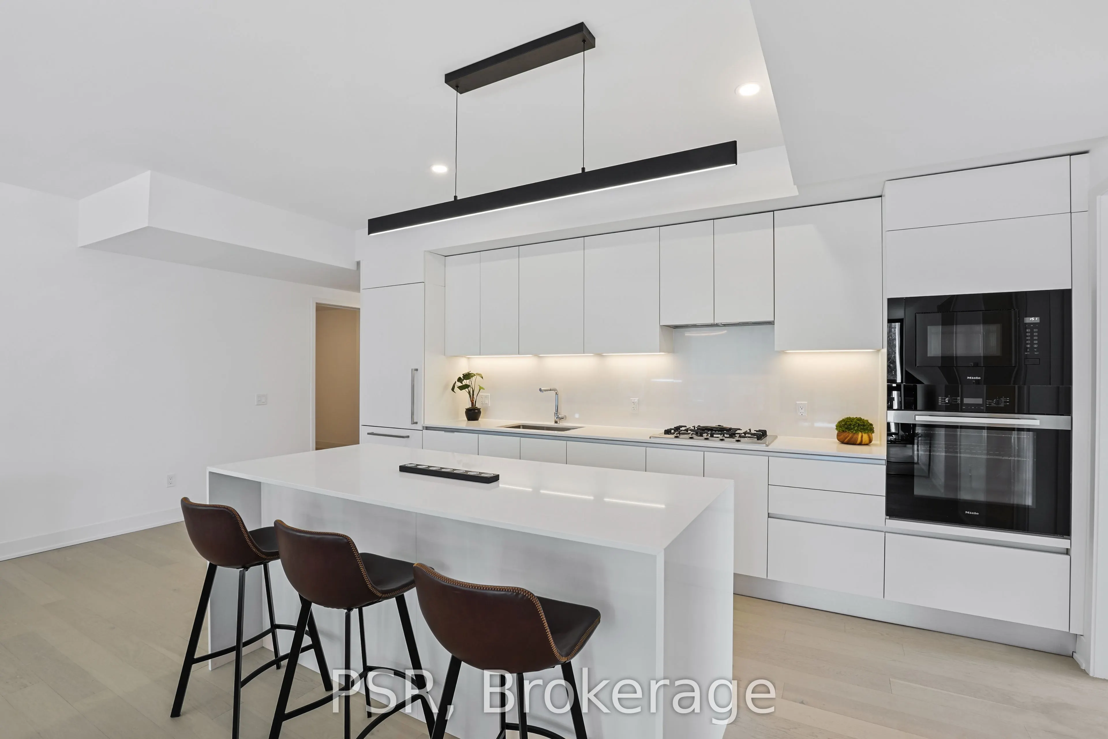 200 Keewatin Avenue #304