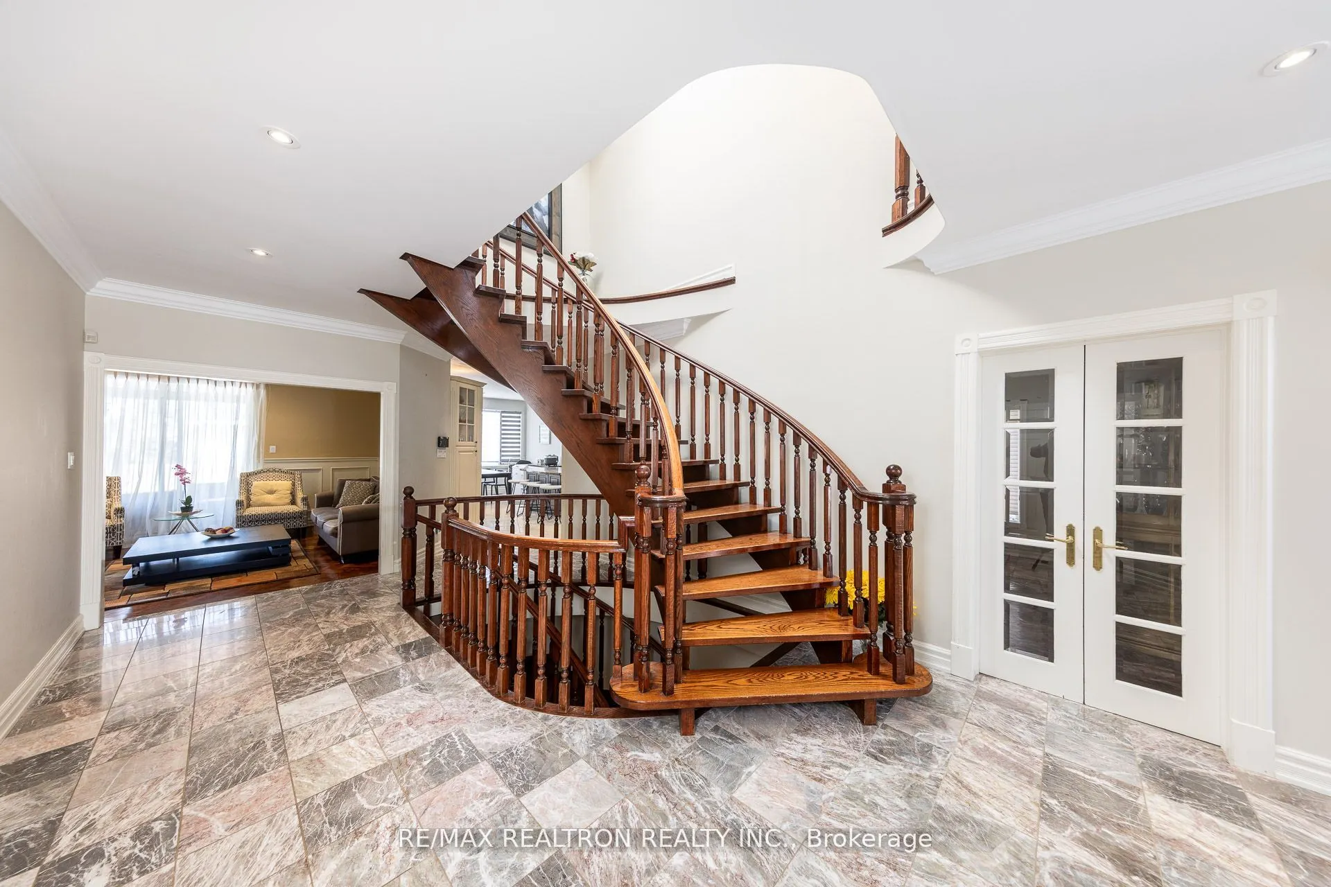 25 Clarkhill Street