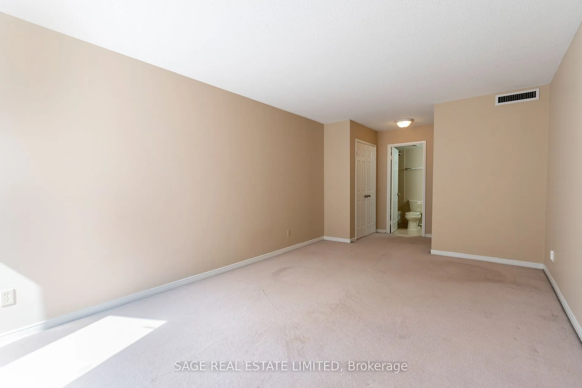 25 George Street #302