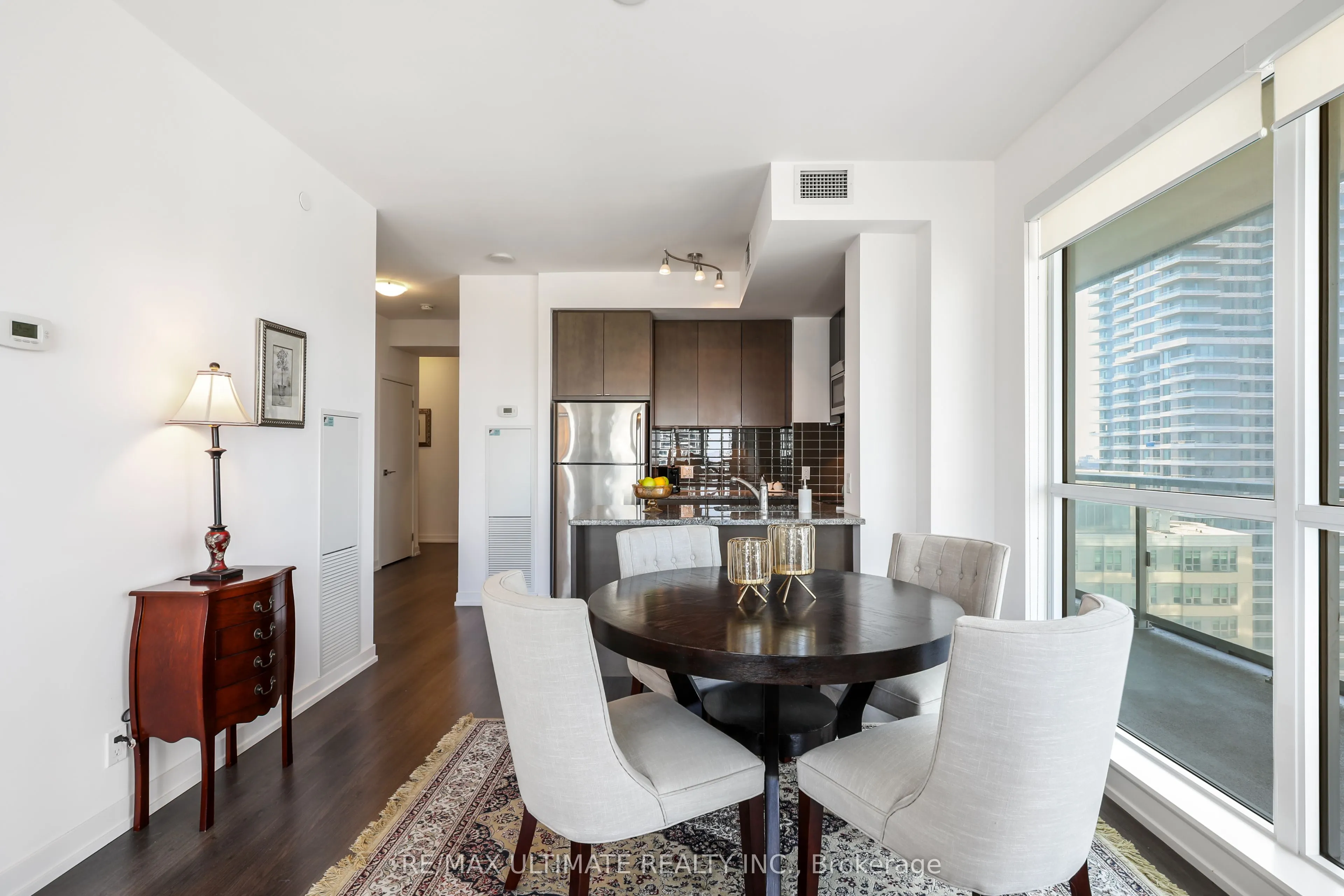 98 Lillian Street #1812