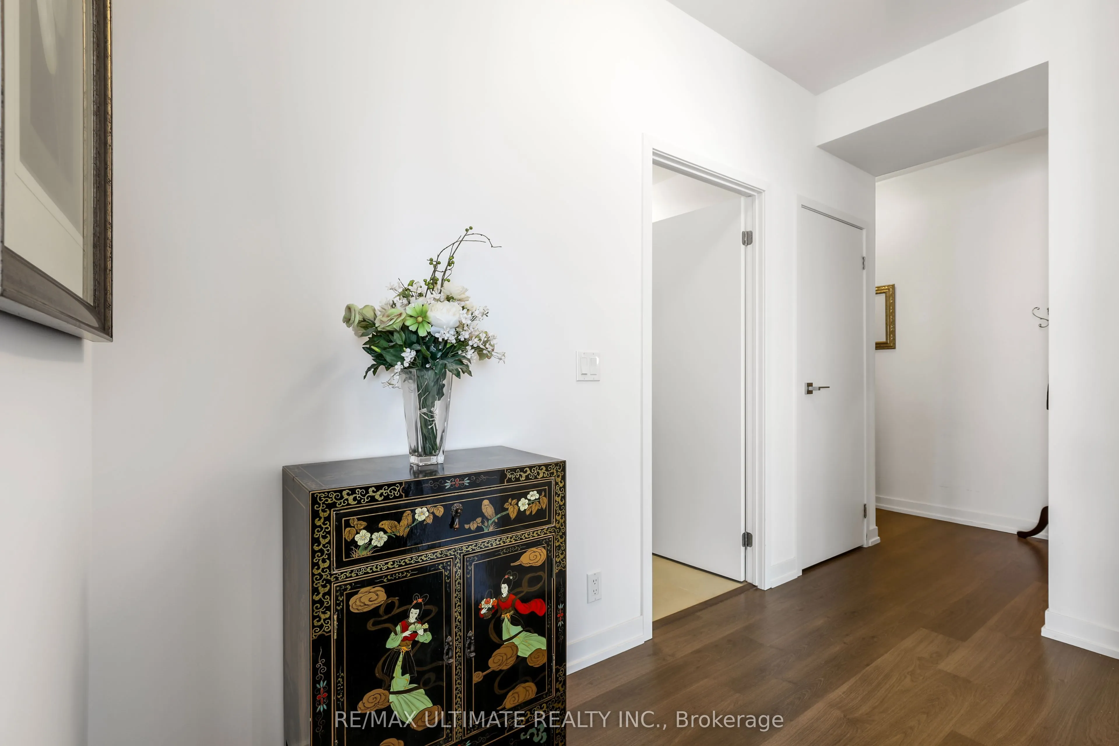 98 Lillian Street #1812