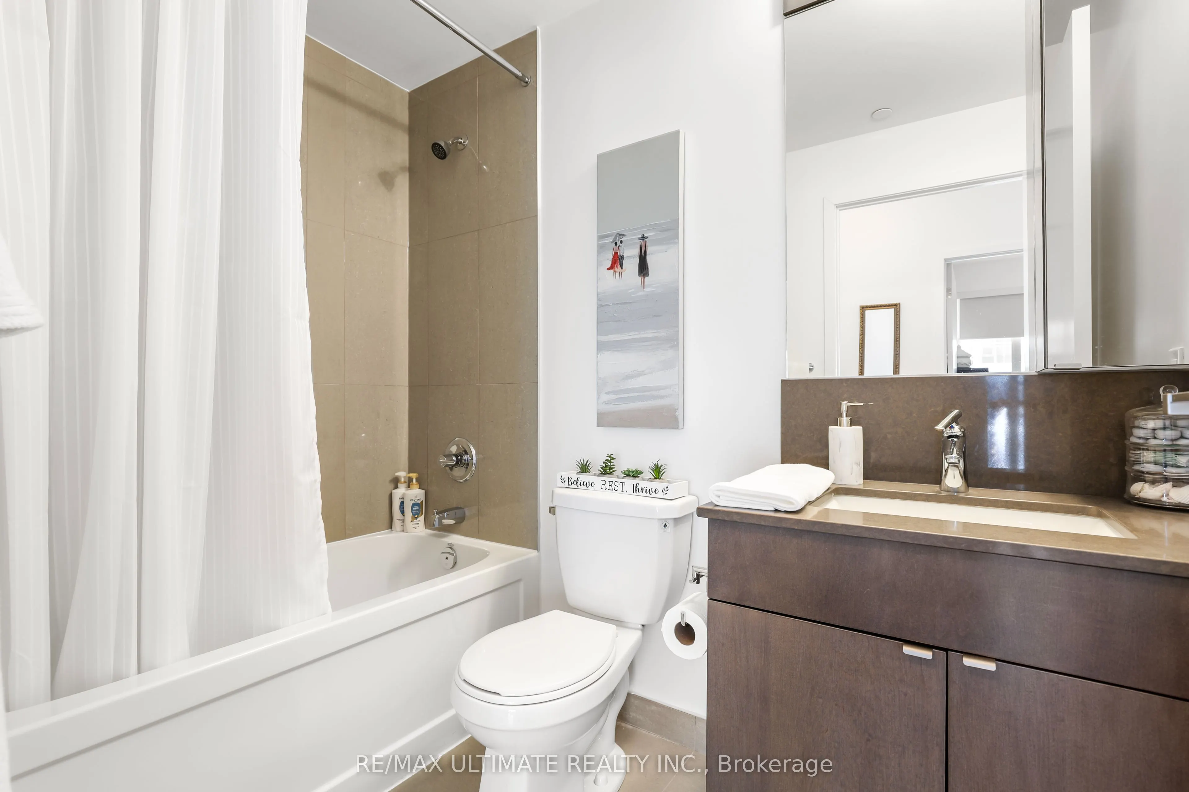 98 Lillian Street #1812