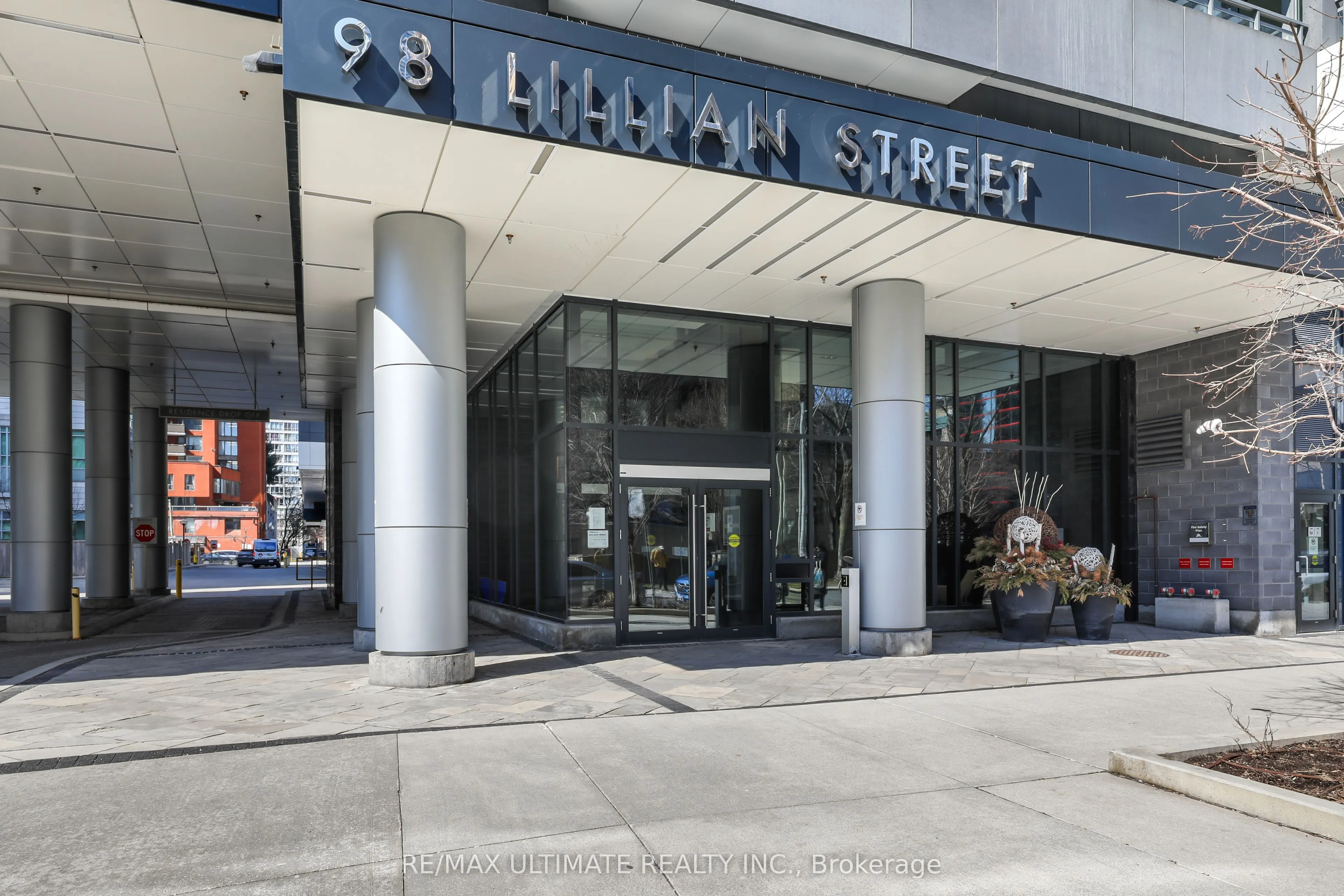 98 Lillian Street #1812