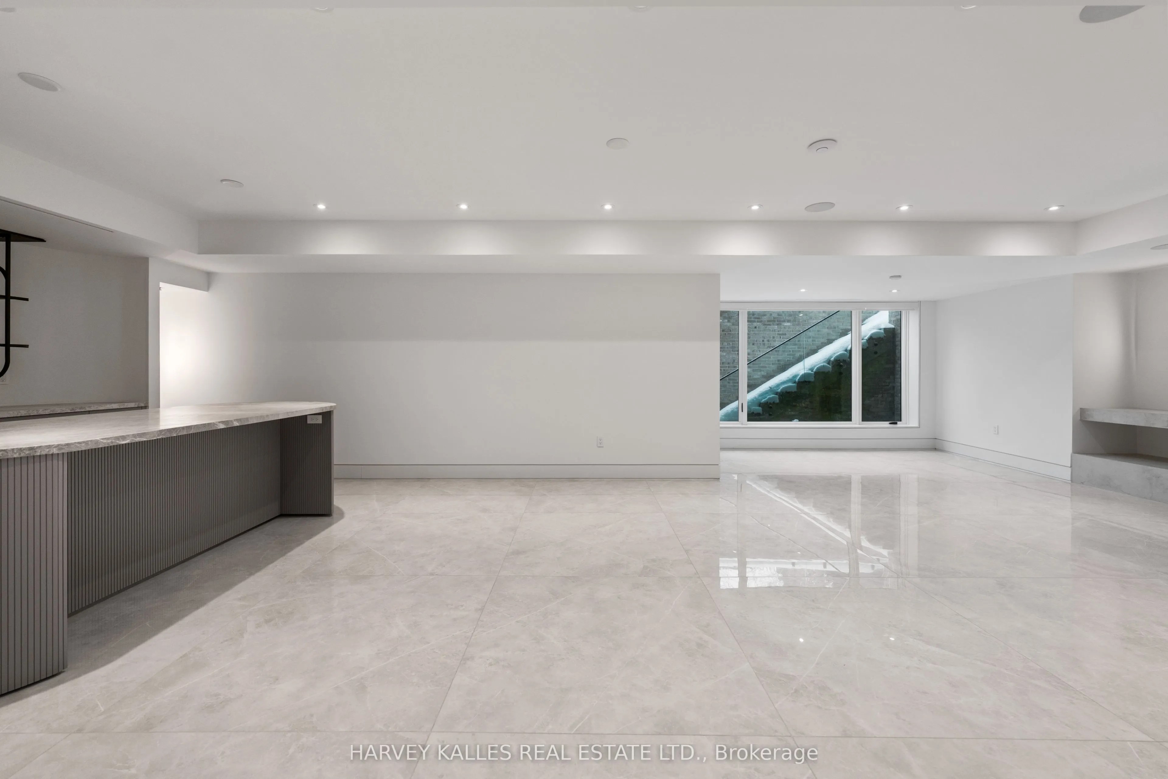335 Lytton Boulevard