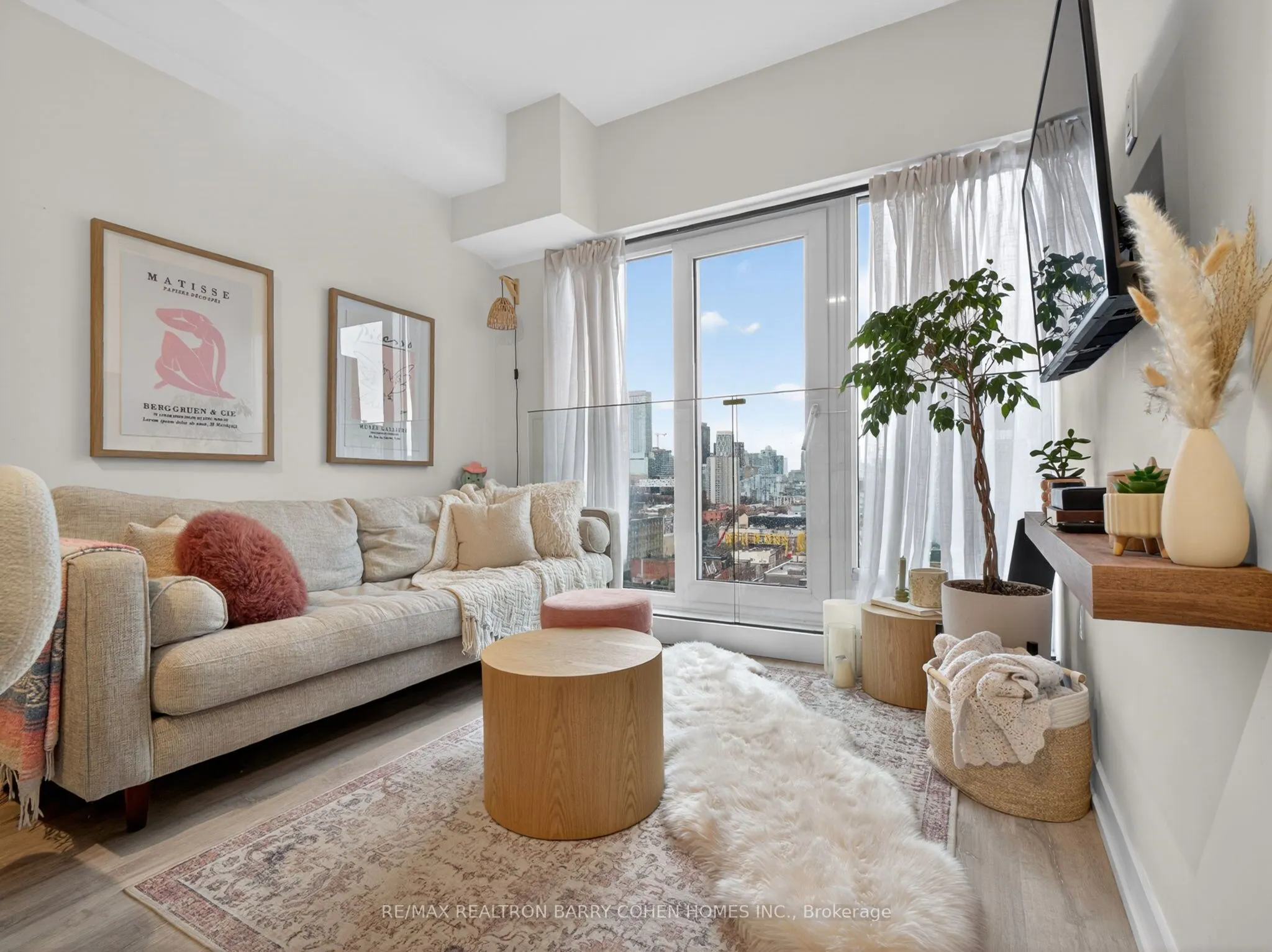 2 Augusta Avenue #PH3
