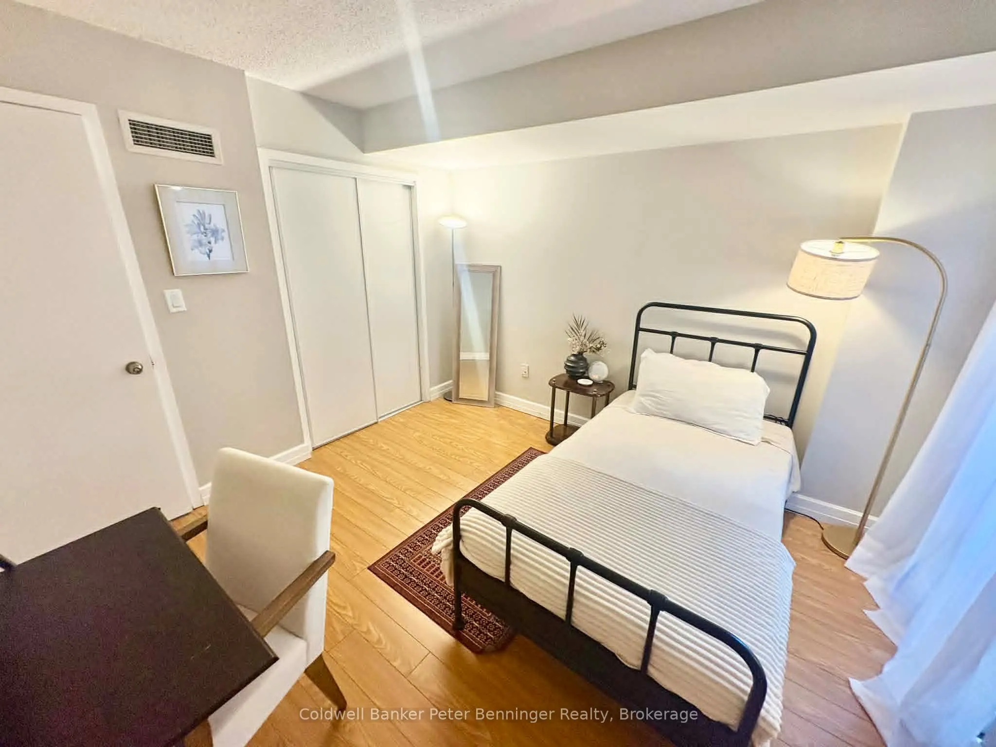 10 Navy Wharf Court #203