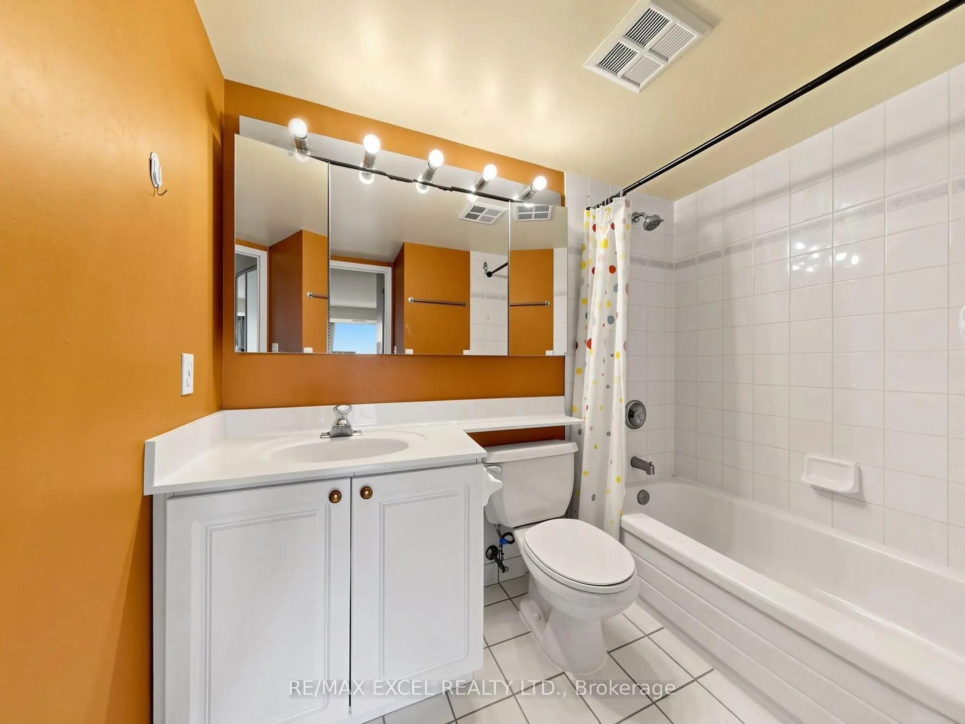 28 Pemberton Avenue #706