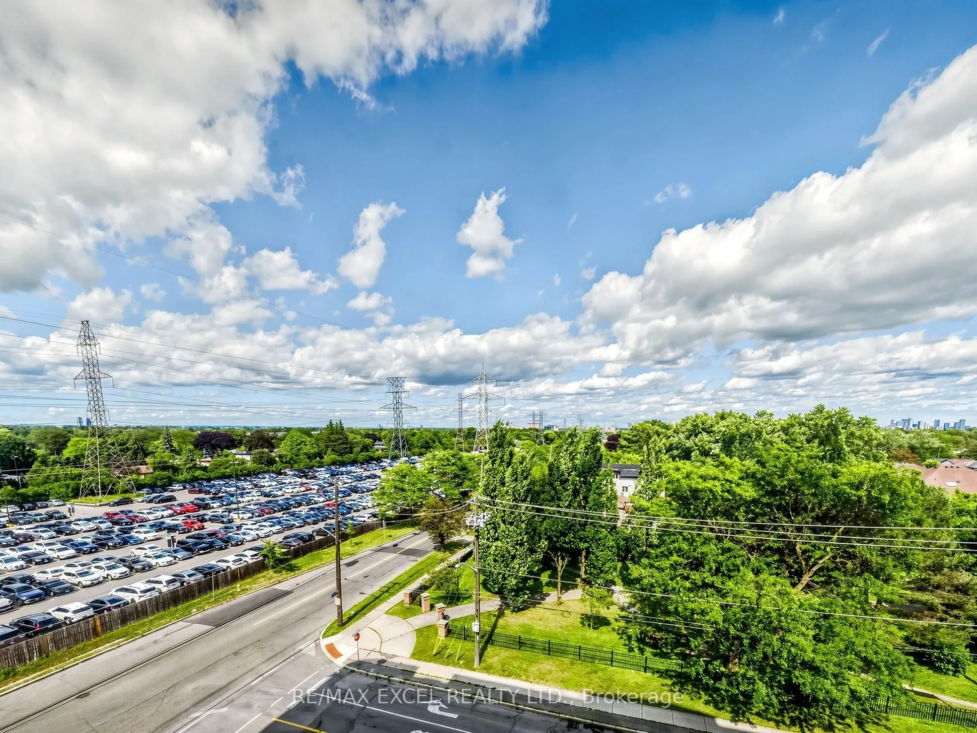 28 Pemberton Avenue #706