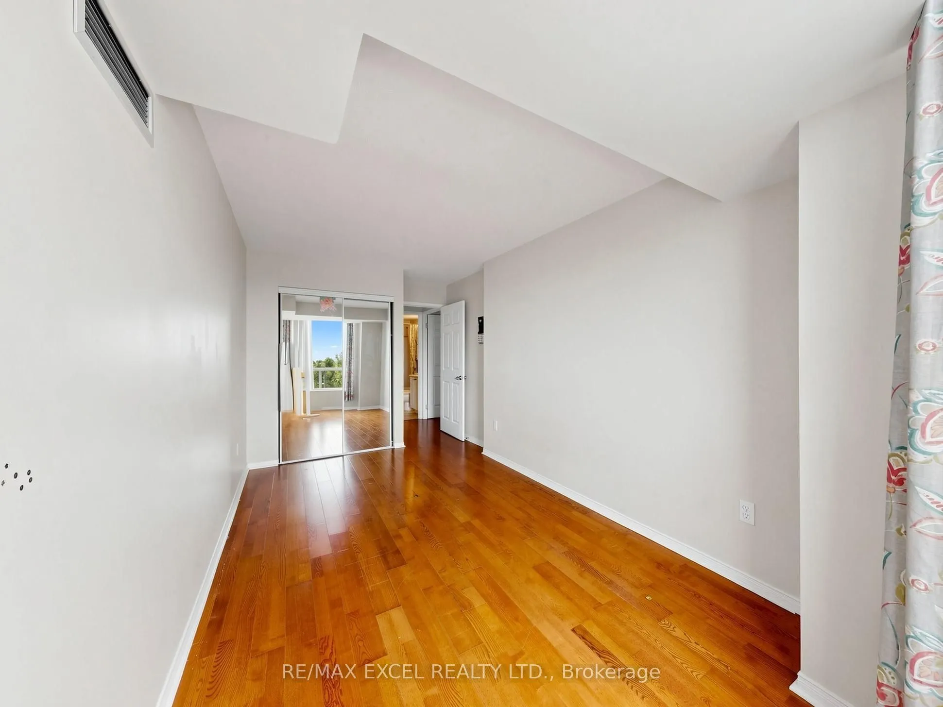 28 Pemberton Avenue #706