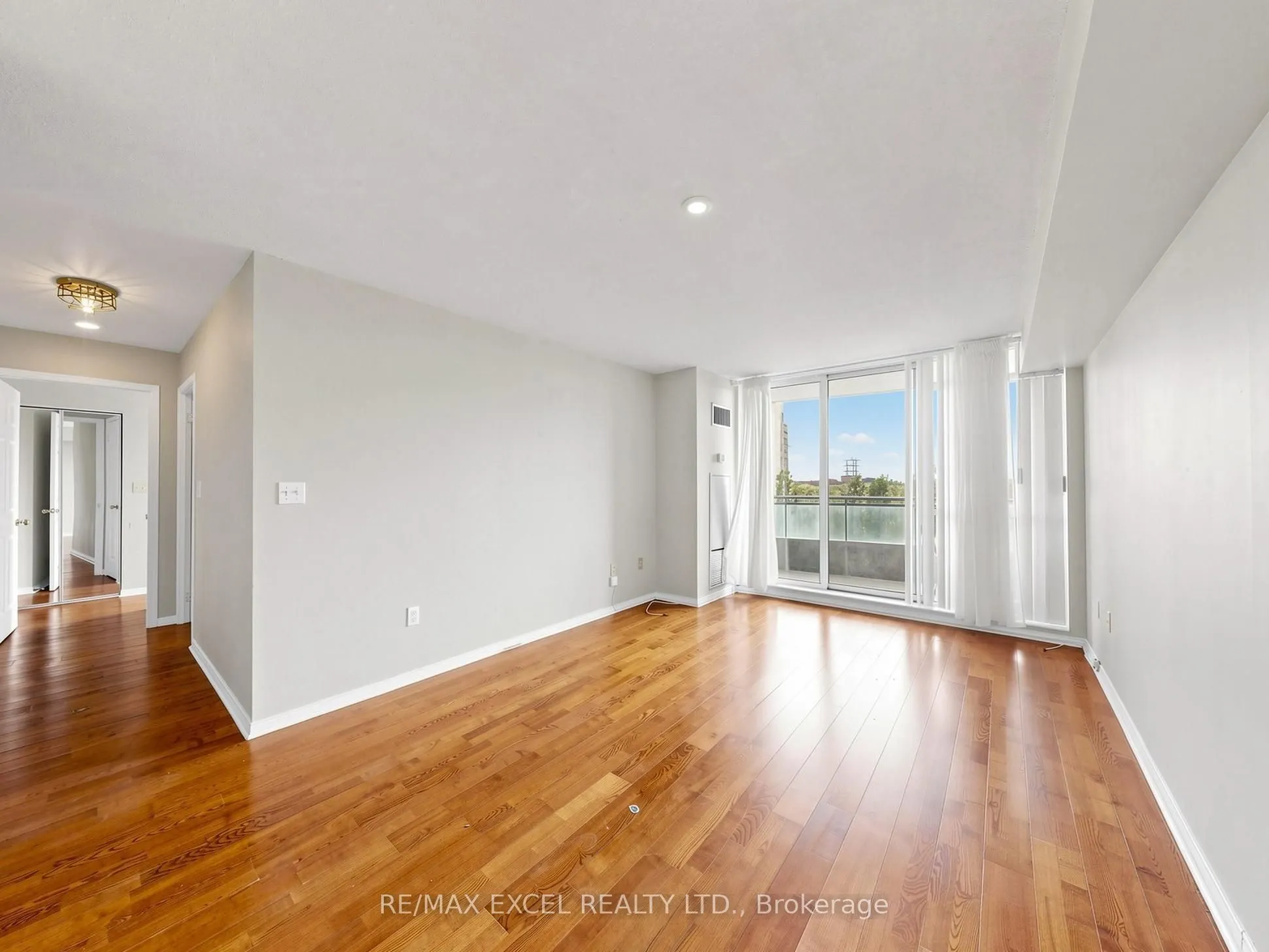 28 Pemberton Avenue #706