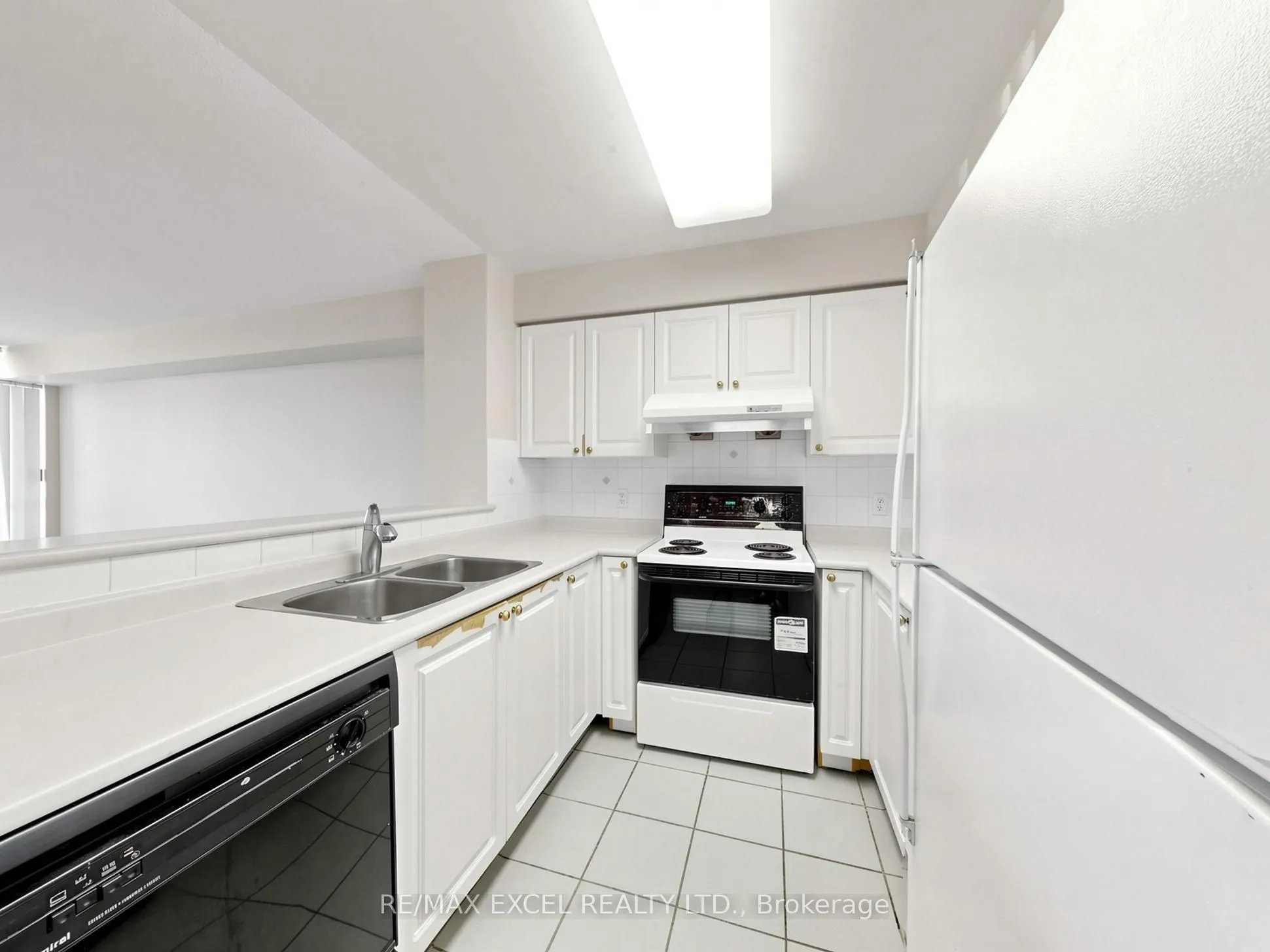 28 Pemberton Avenue #706