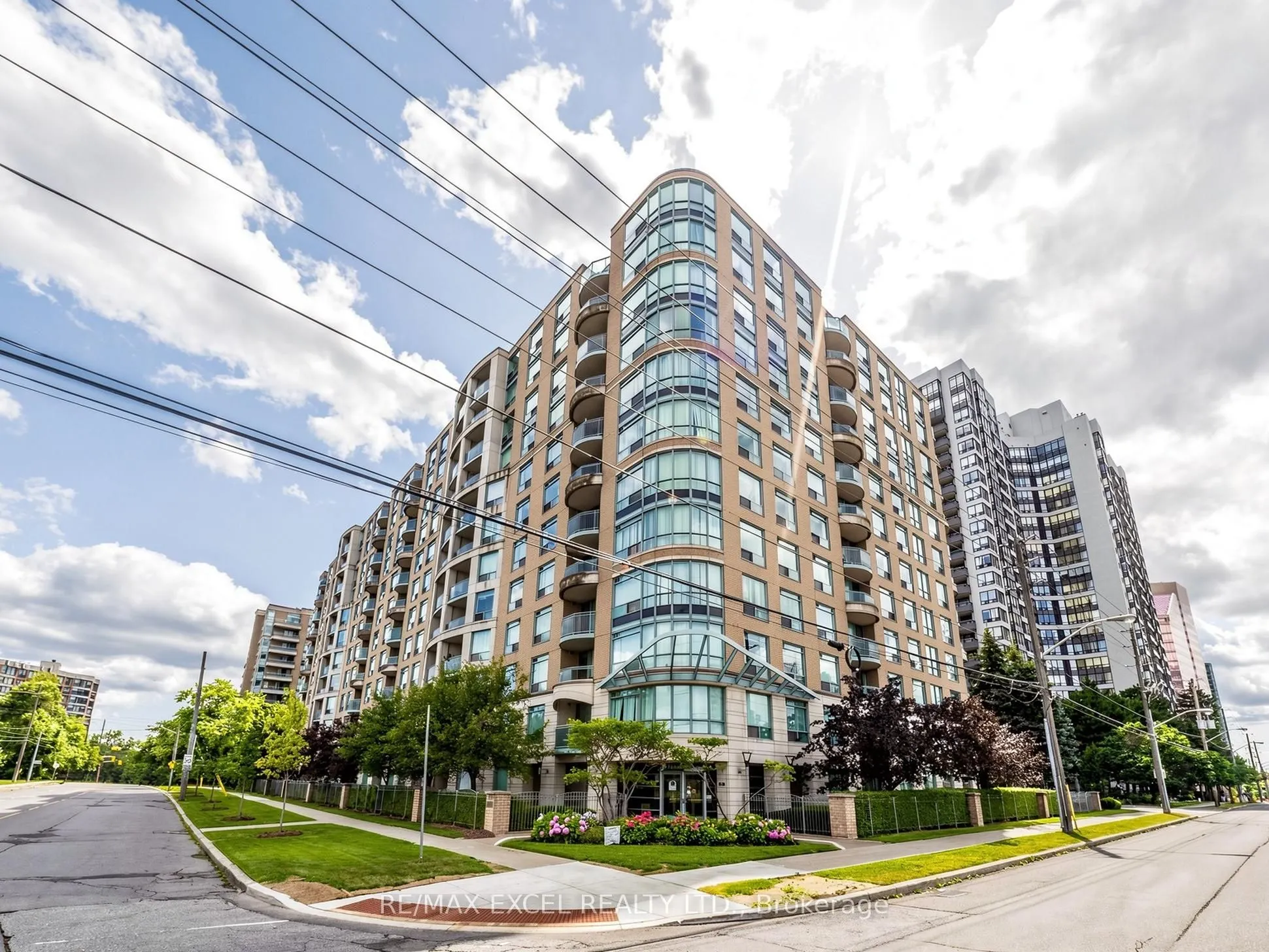 28 Pemberton Avenue #706